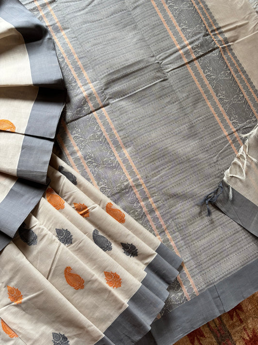 Handwoven Rich Off-White Kanchipuram Cotton Saree