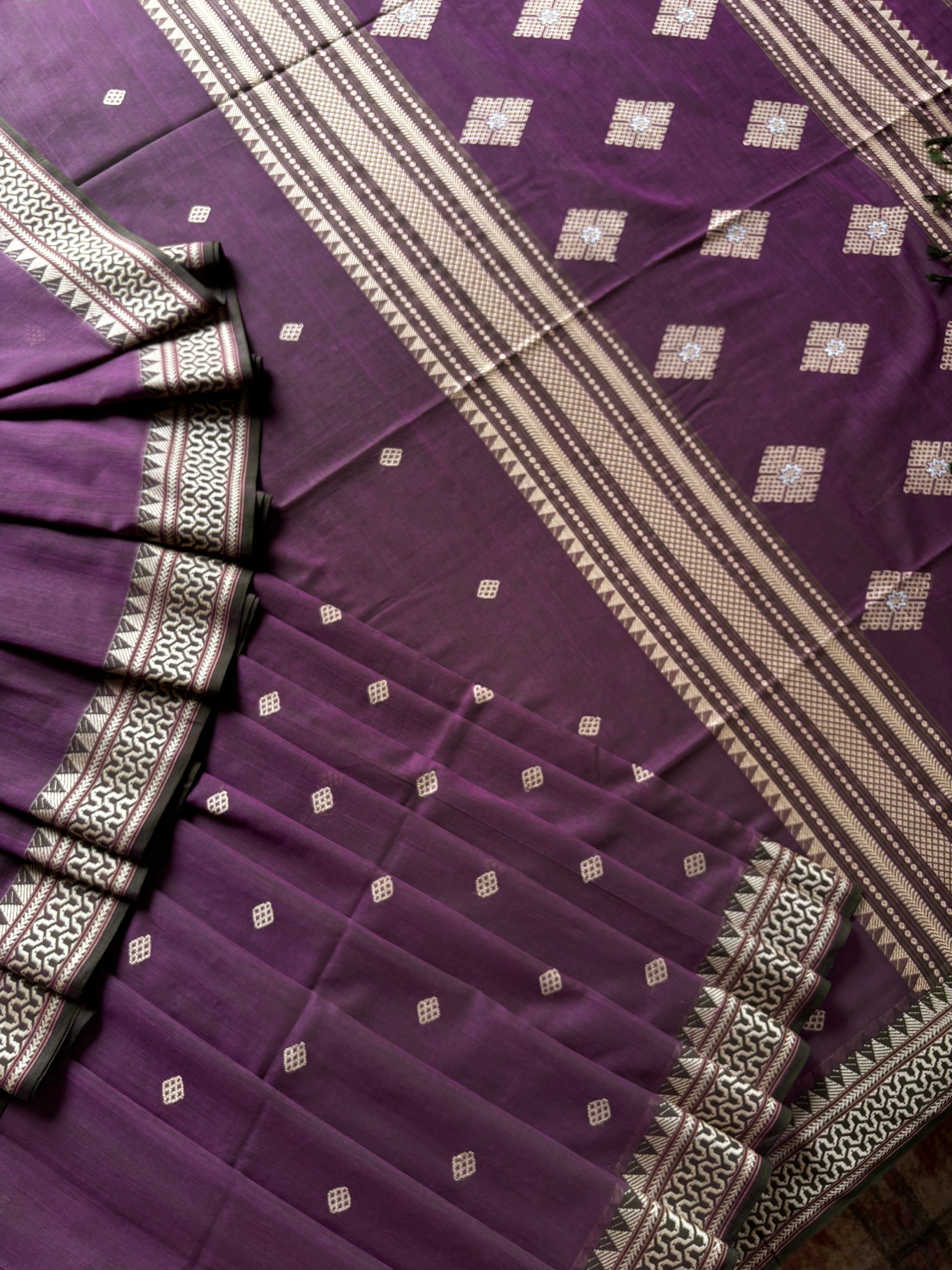 Handwoven Pink Green Mixed Colour Phulia Cotton Saree