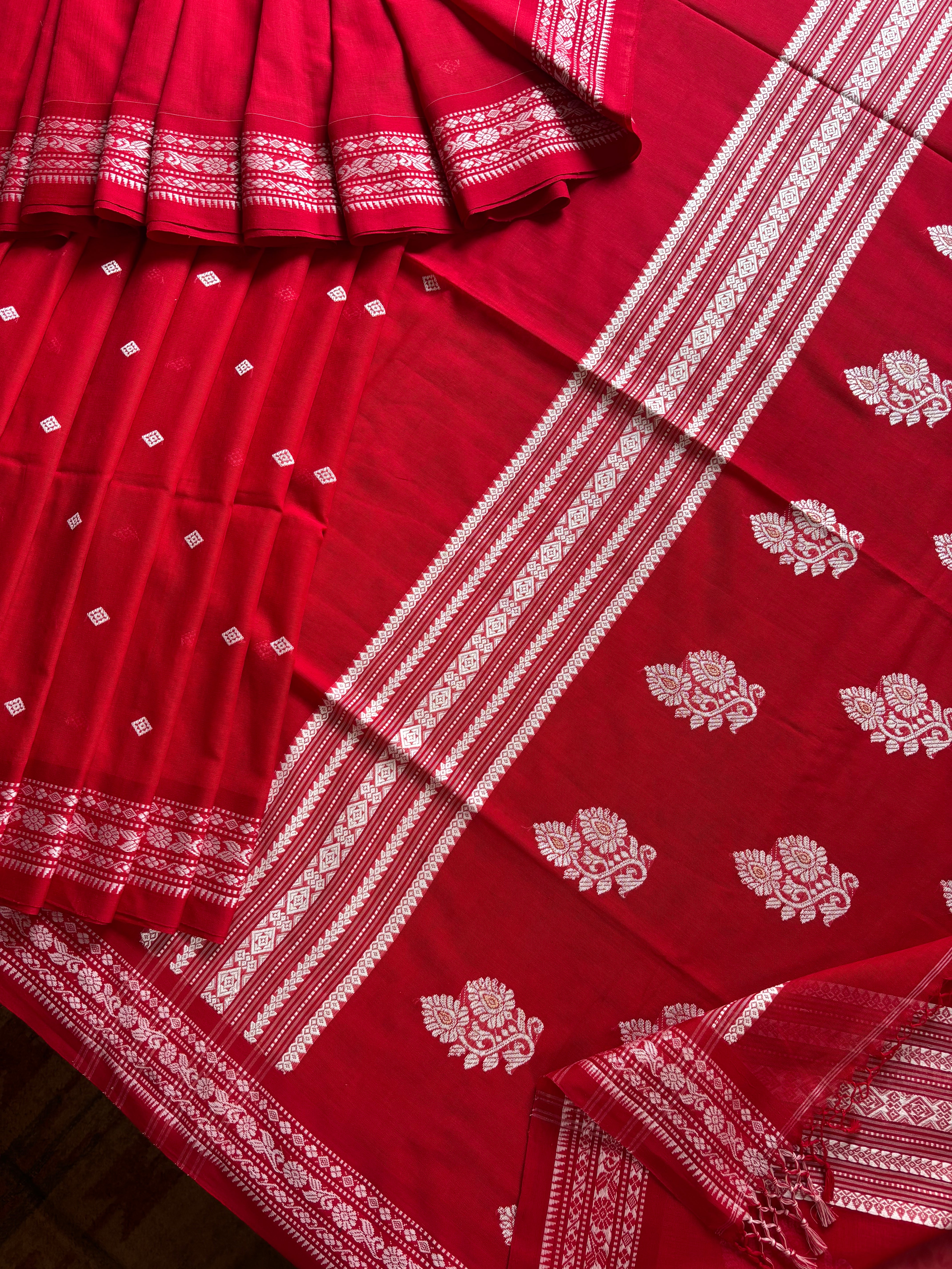 Handwoven Red Colour Phulia Cotton Saree