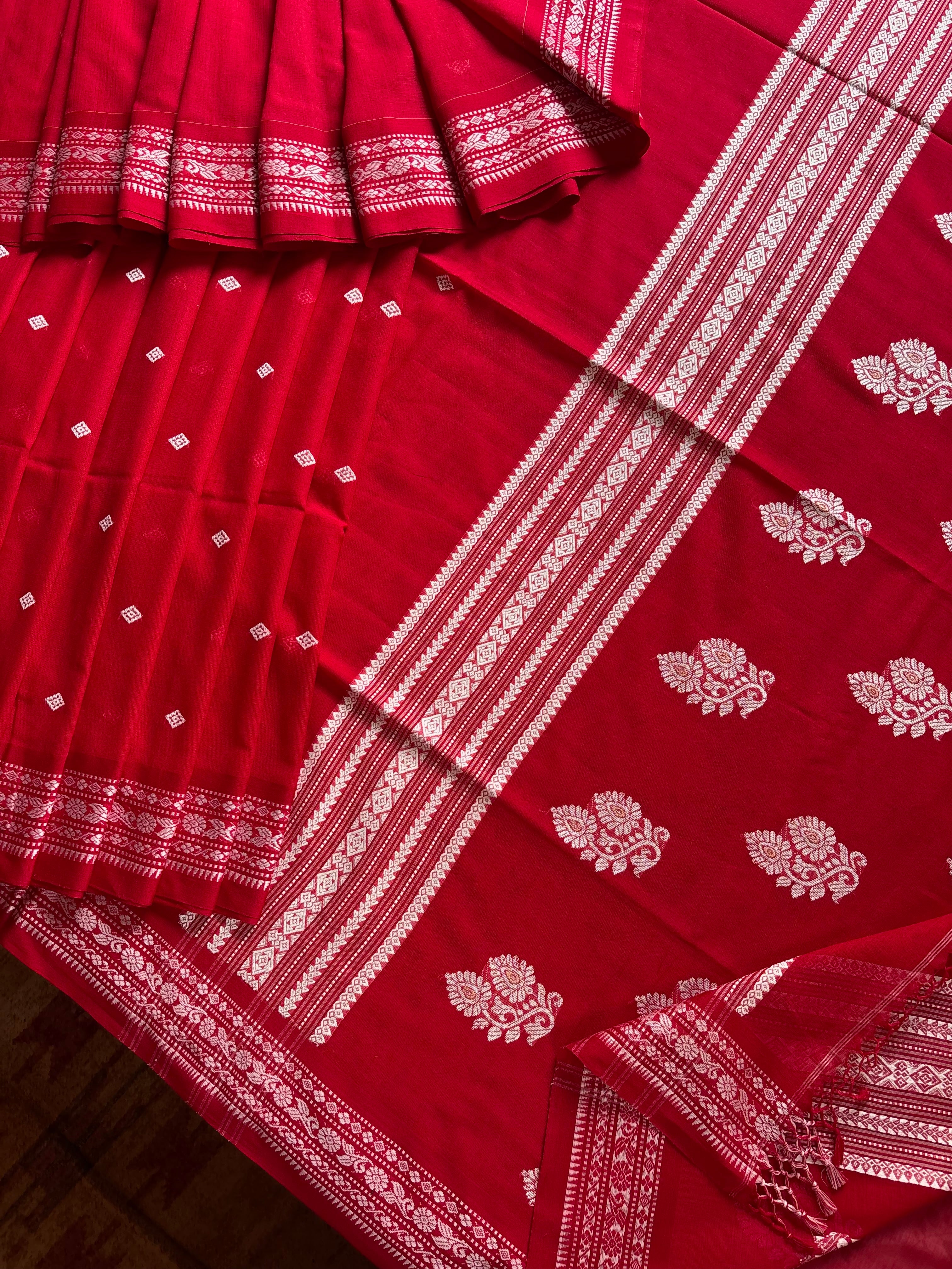 Handwoven Red Colour Phulia Cotton Saree