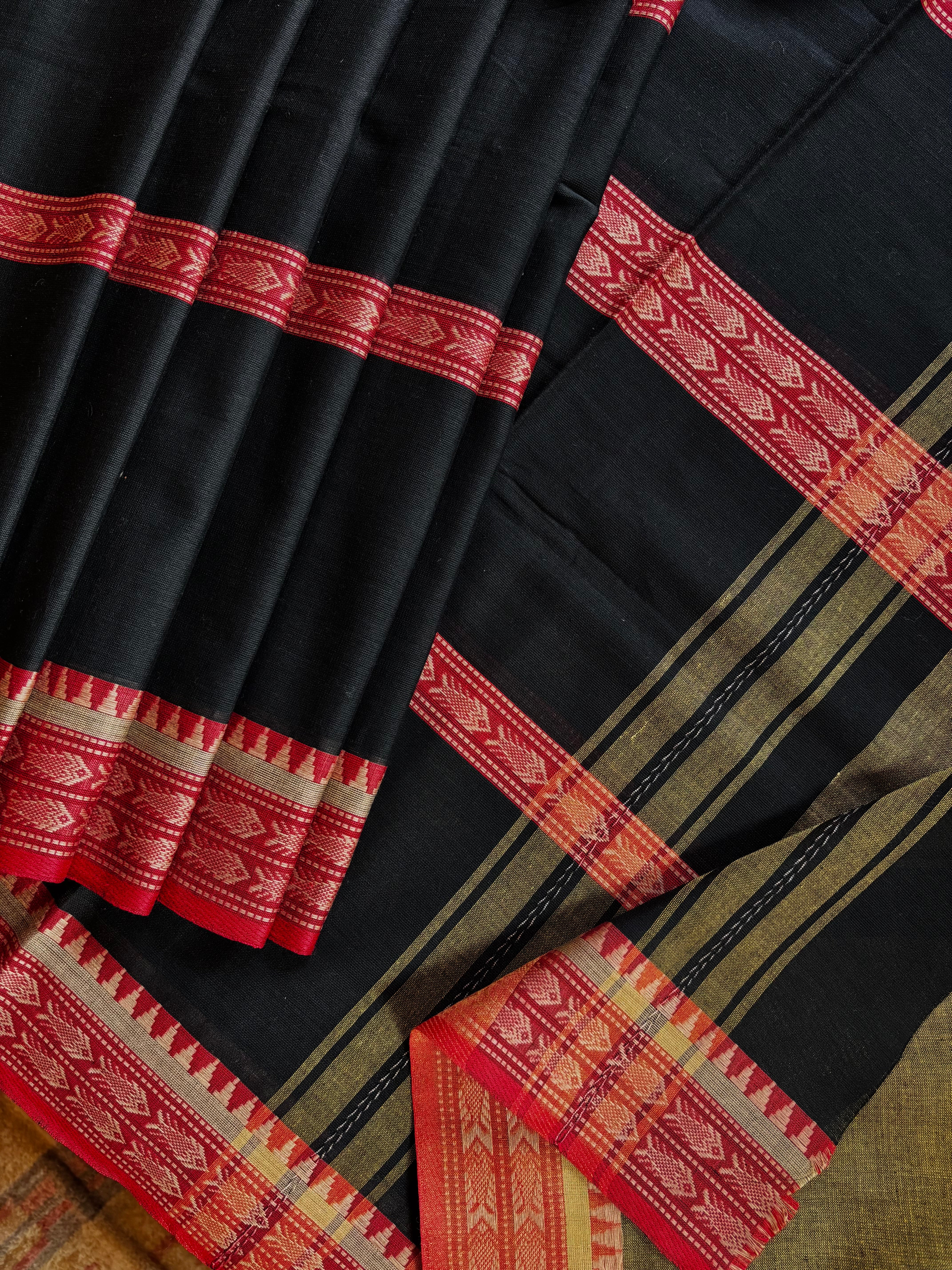 Handwoven Black Red Pure Cotton Saree