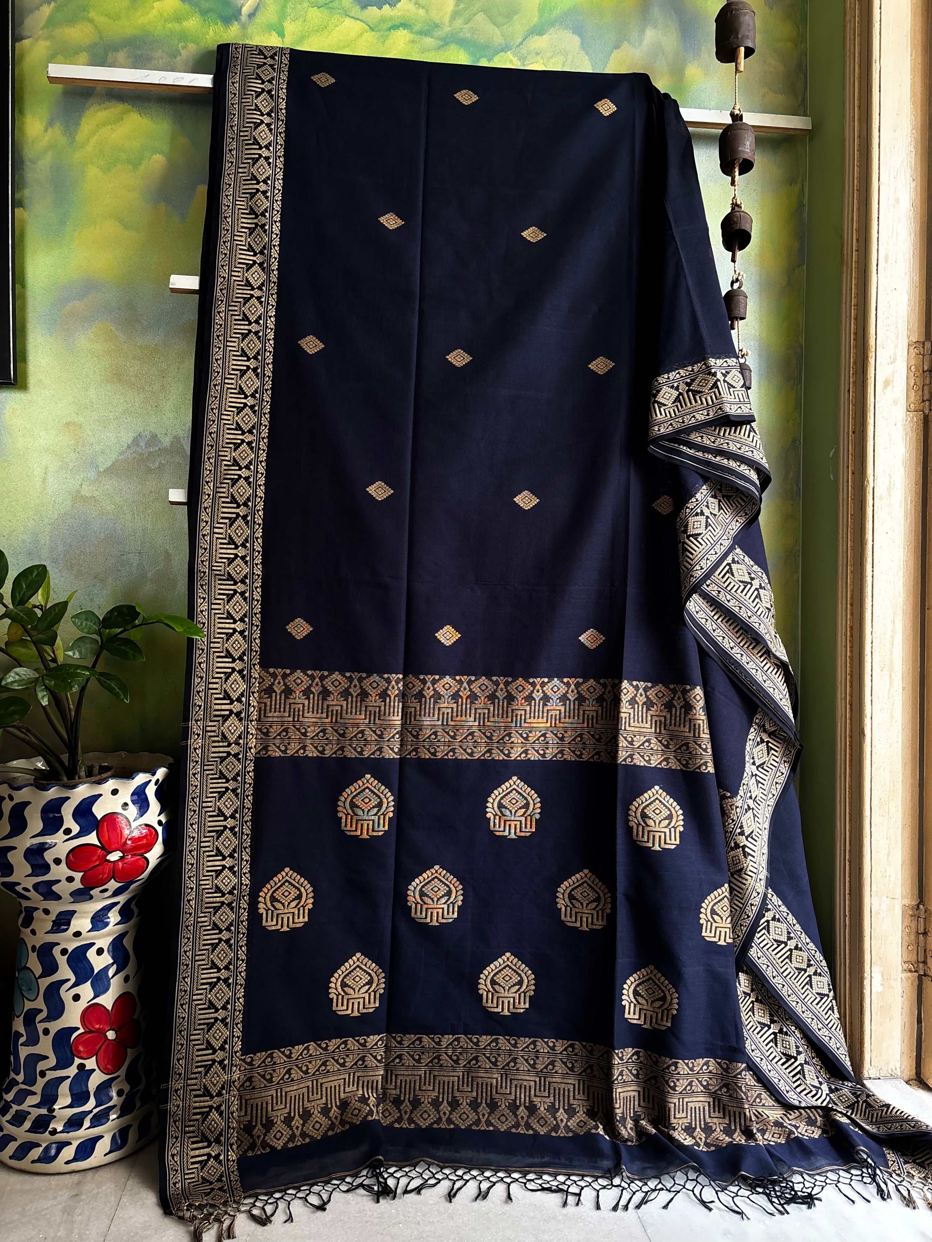 Handwoven Navy Colour Phulia Cotton Saree