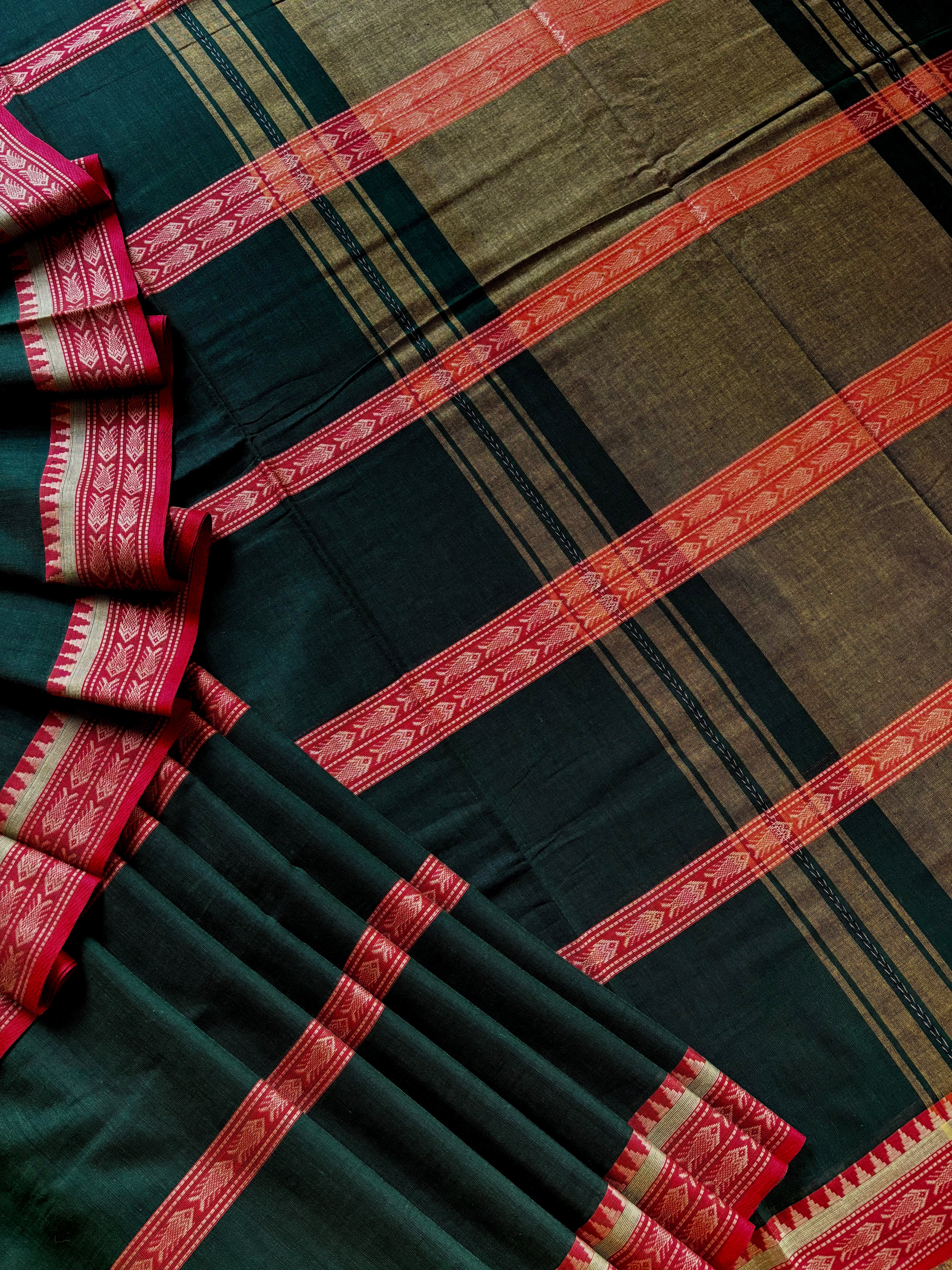 Handwoven Bottle Green Pure Cotton Saree