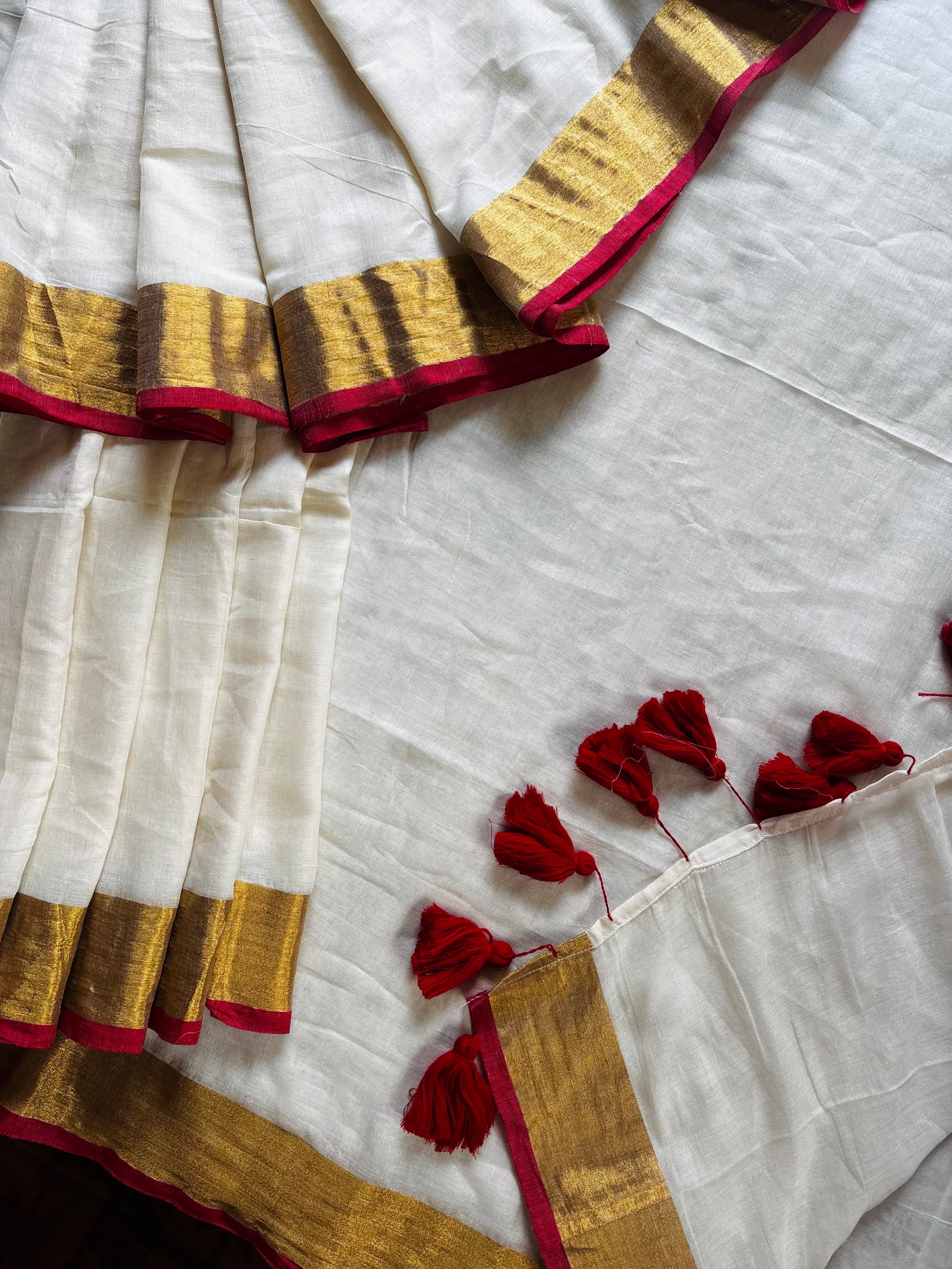 Cream Colour Red Zari Border Mul Cotton Saree