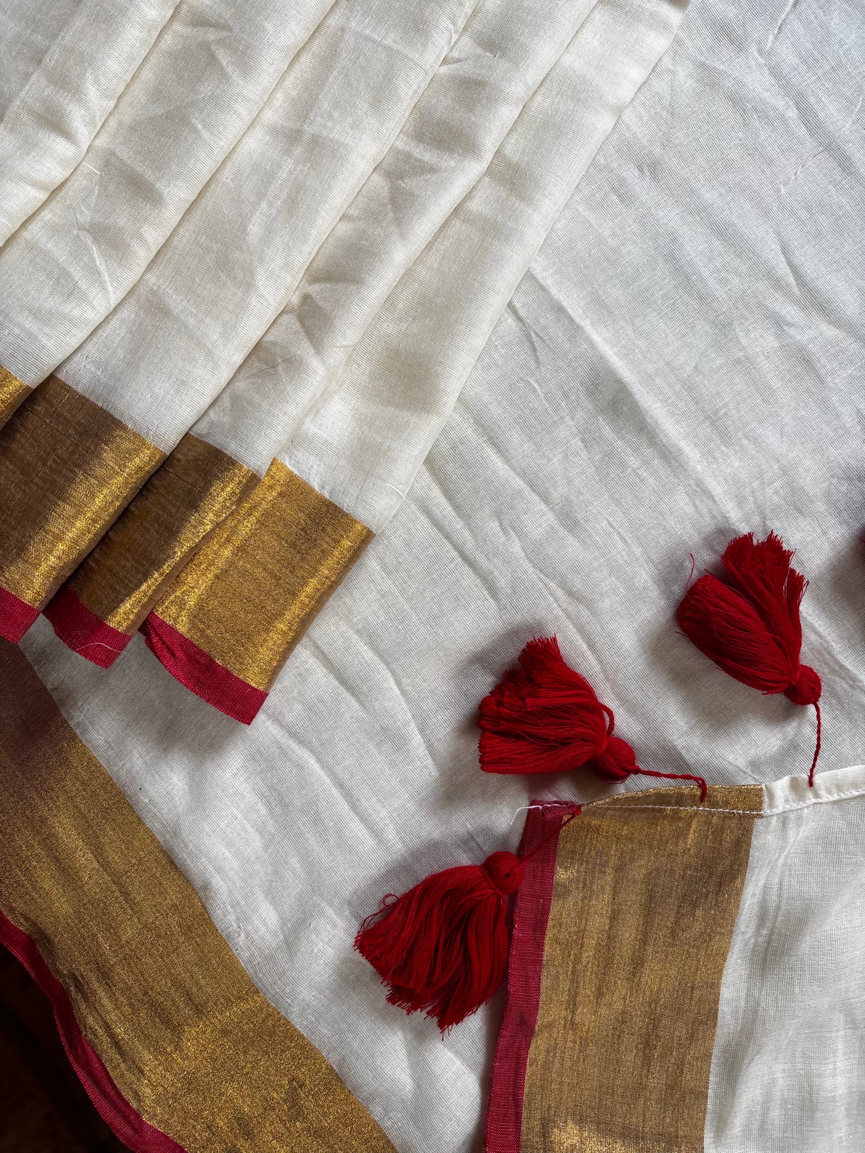 Cream Colour Red Zari Border Mul Cotton Saree