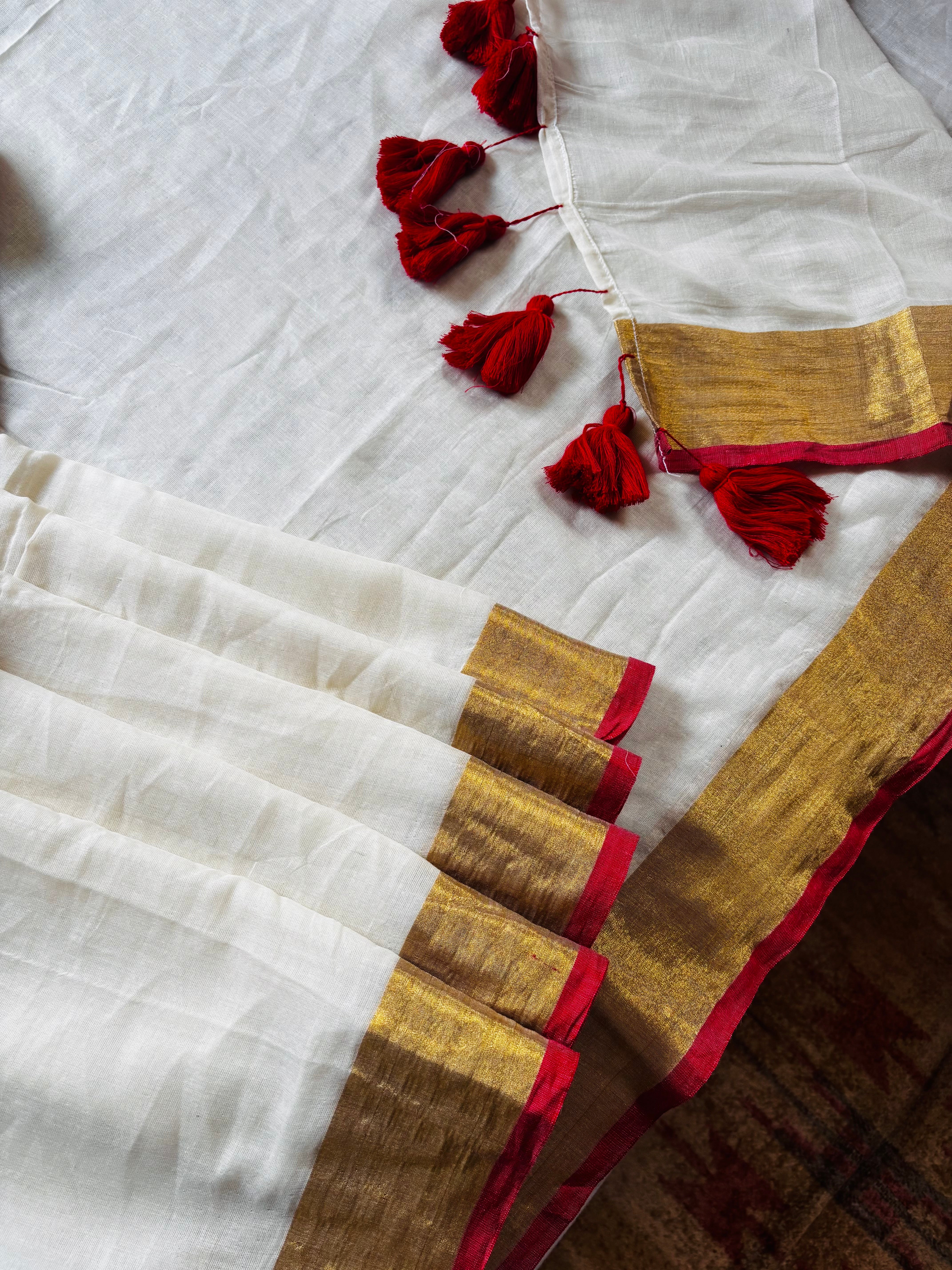 Cream Colour Red Zari Border Mul Cotton Saree