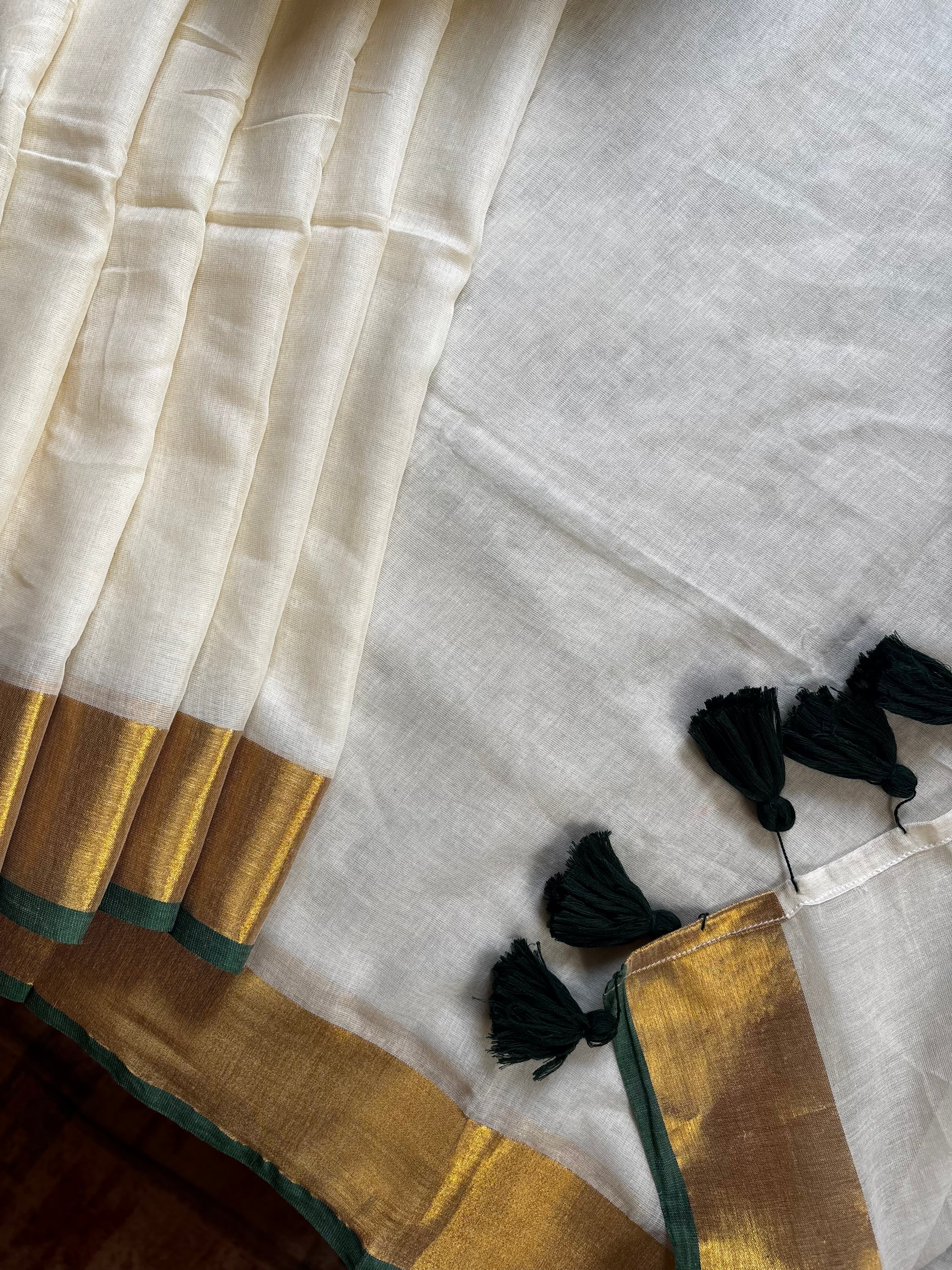 Cream Colour Green Zari Border Mul Cotton Saree