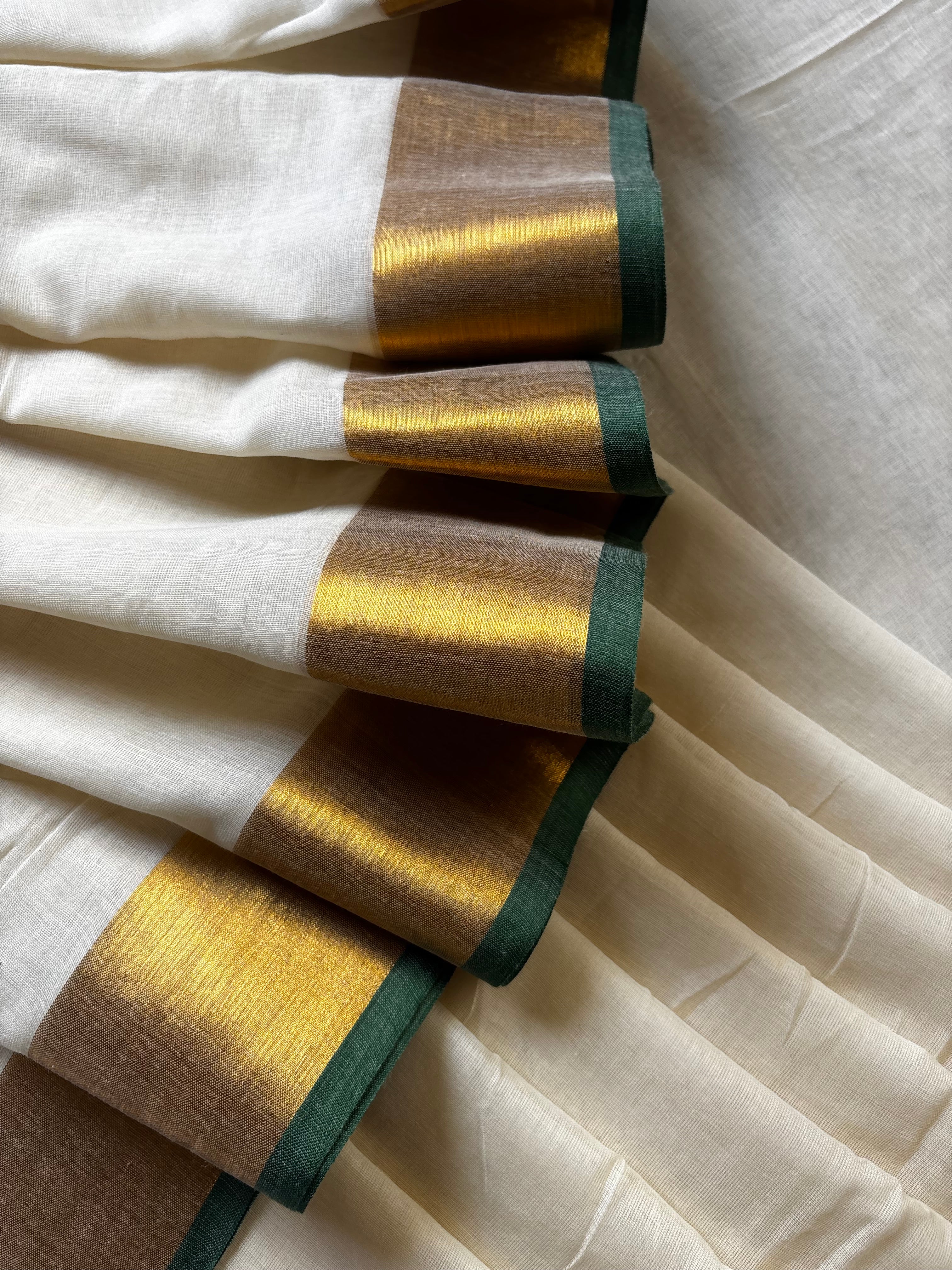 Cream Colour Green Zari Border Mul Cotton Saree