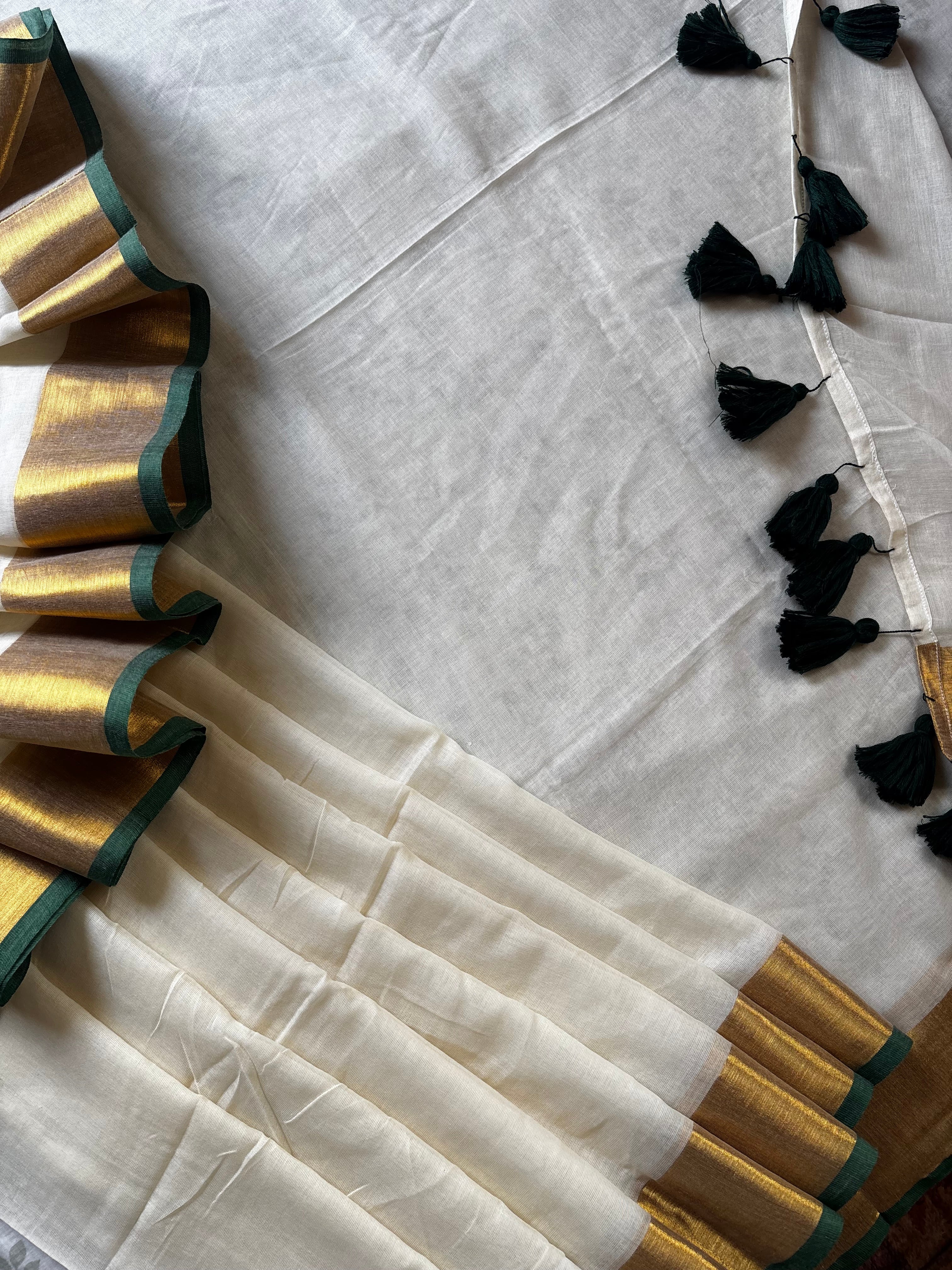 Cream Colour Green Zari Border Mul Cotton Saree