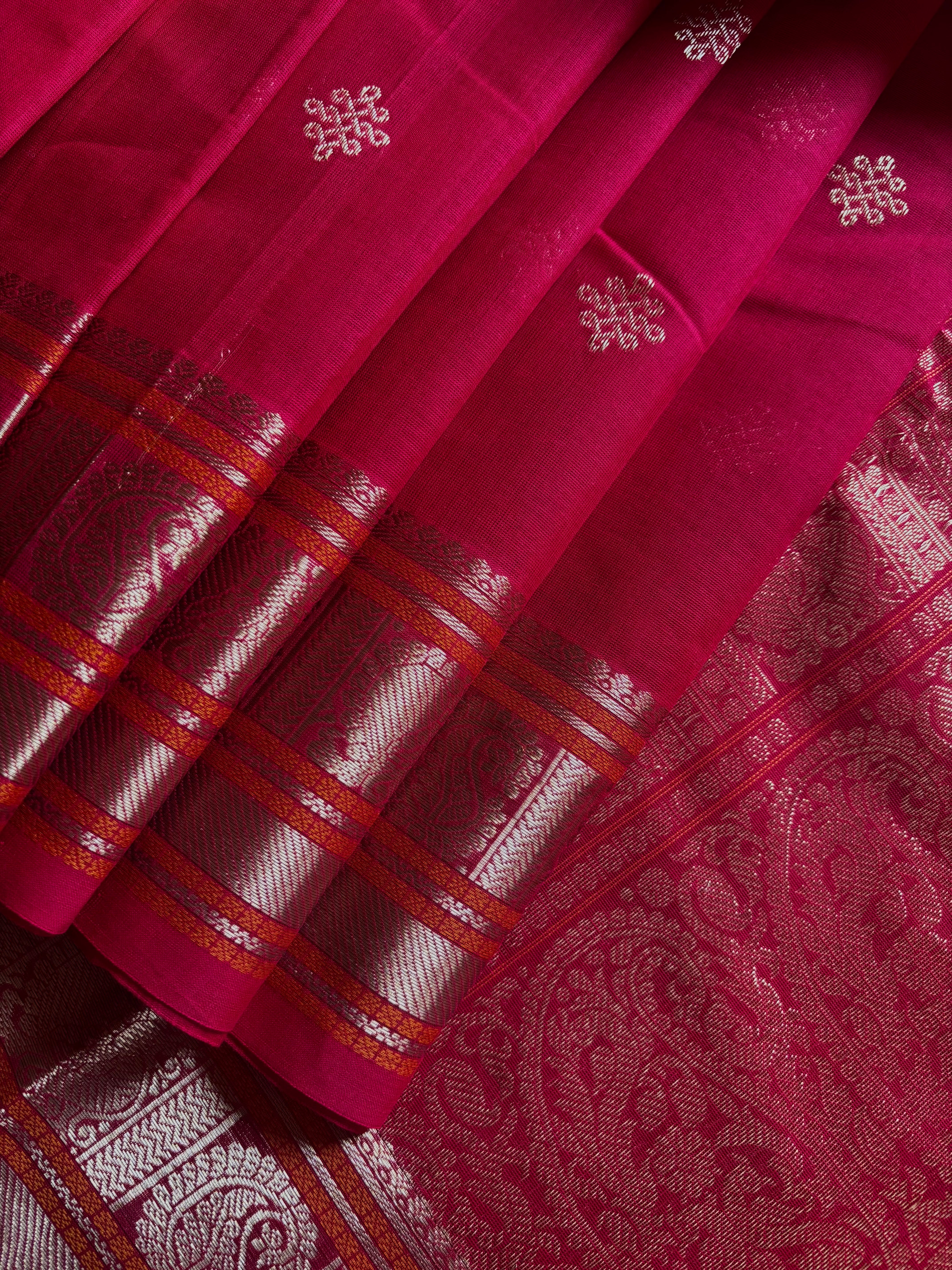 Handwoven Proper Red Colour Kanchipuram