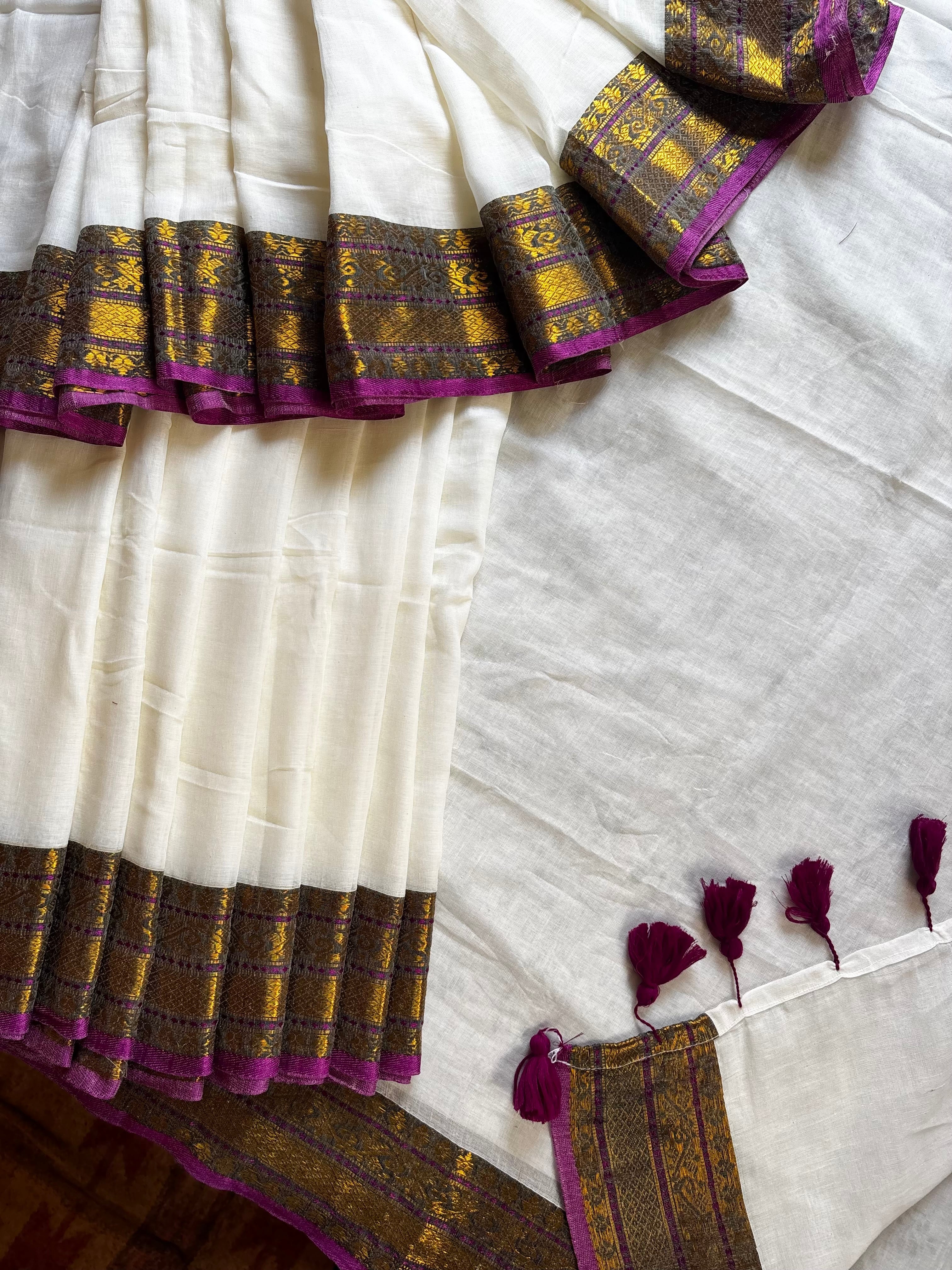 Offwhite Colour Purple Border Mul Cotton Saree