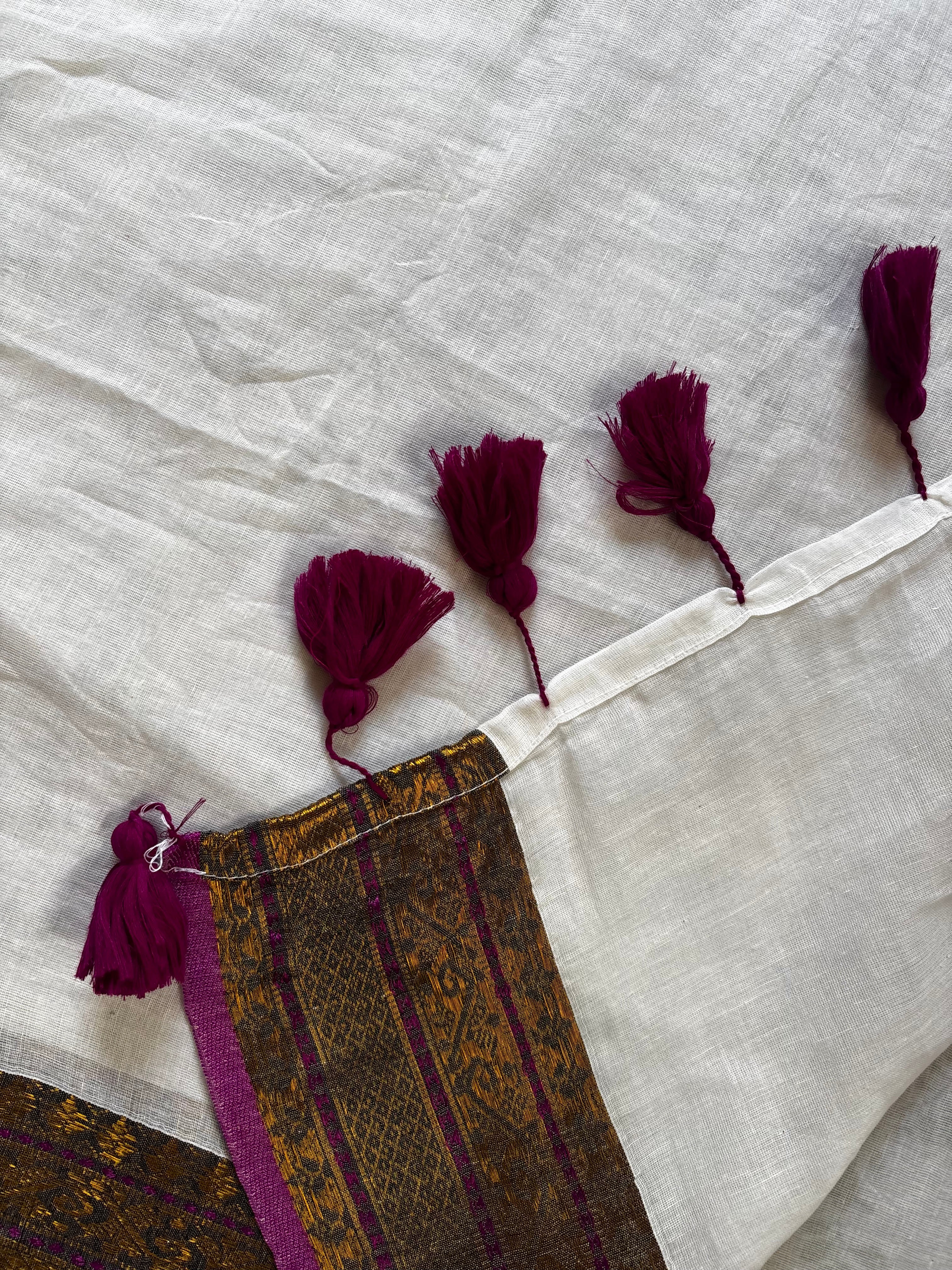 Offwhite Colour Purple Border Mul Cotton Saree