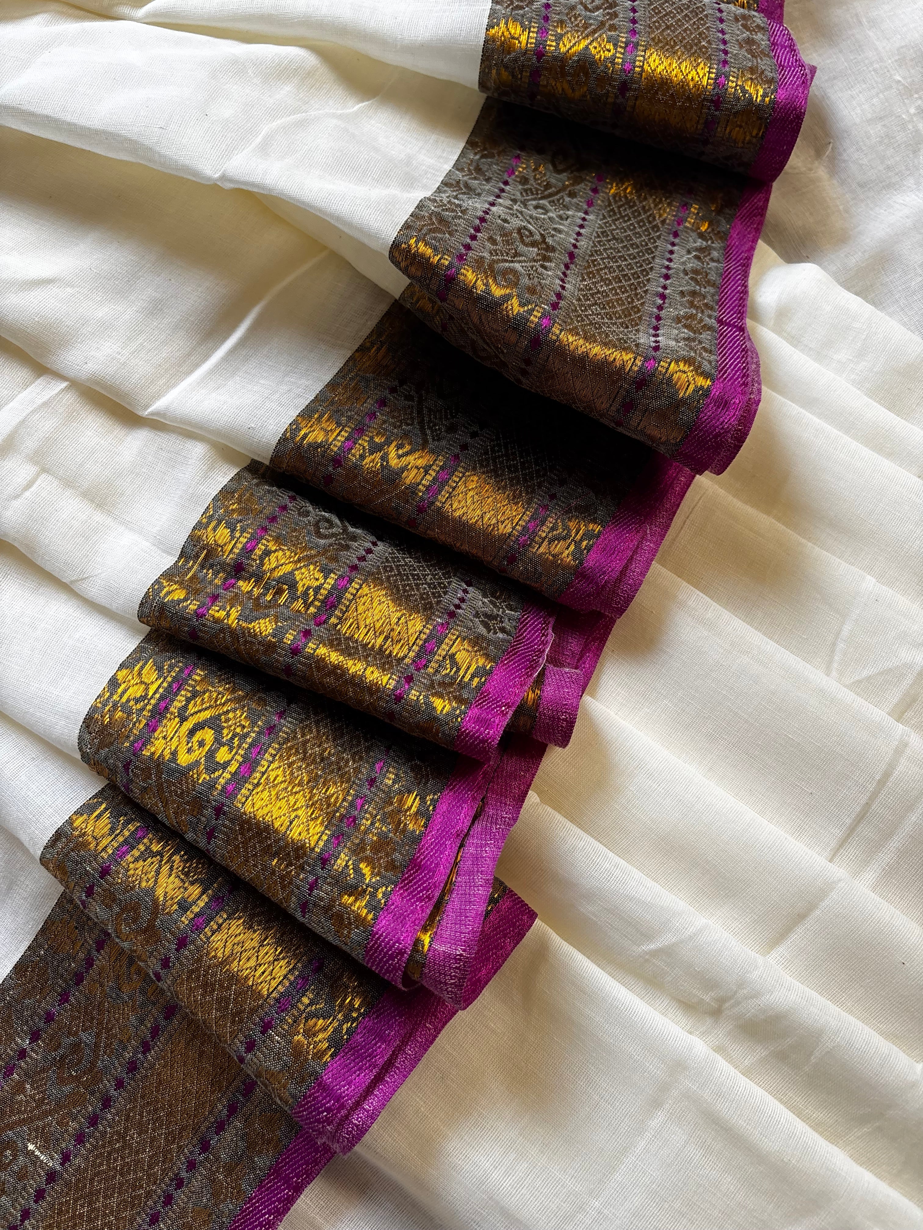Offwhite Colour Purple Border Mul Cotton Saree