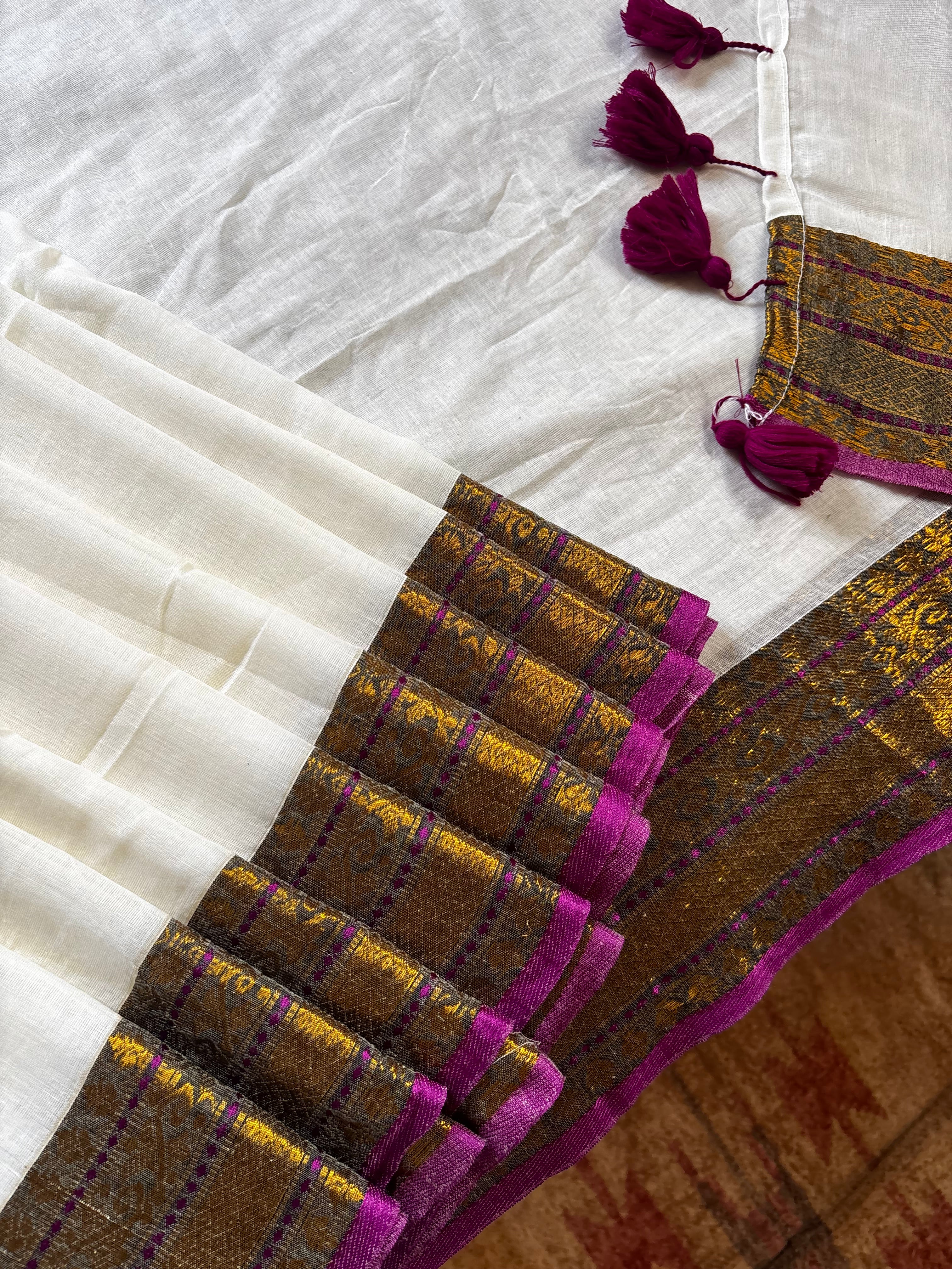 Offwhite Colour Purple Border Mul Cotton Saree