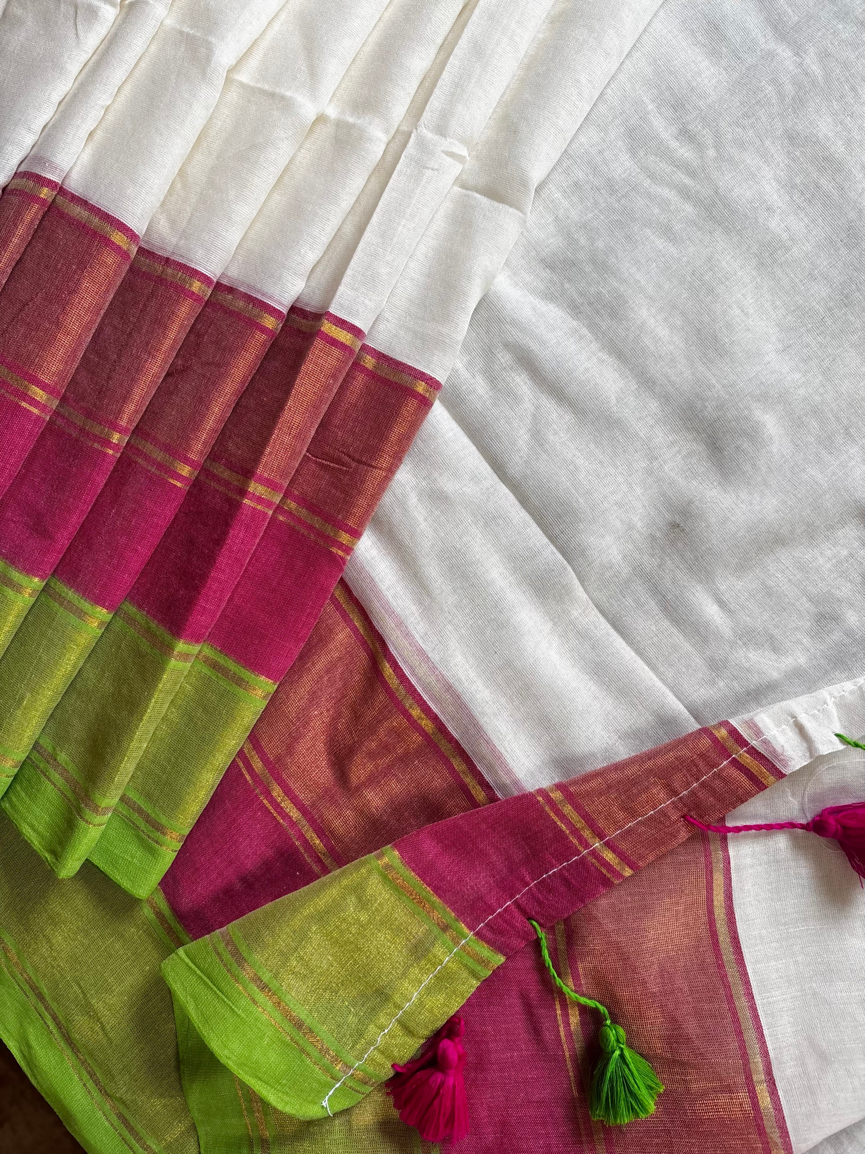 Offwhite Colour Pink Green Zari Border Mul Cotton Saree