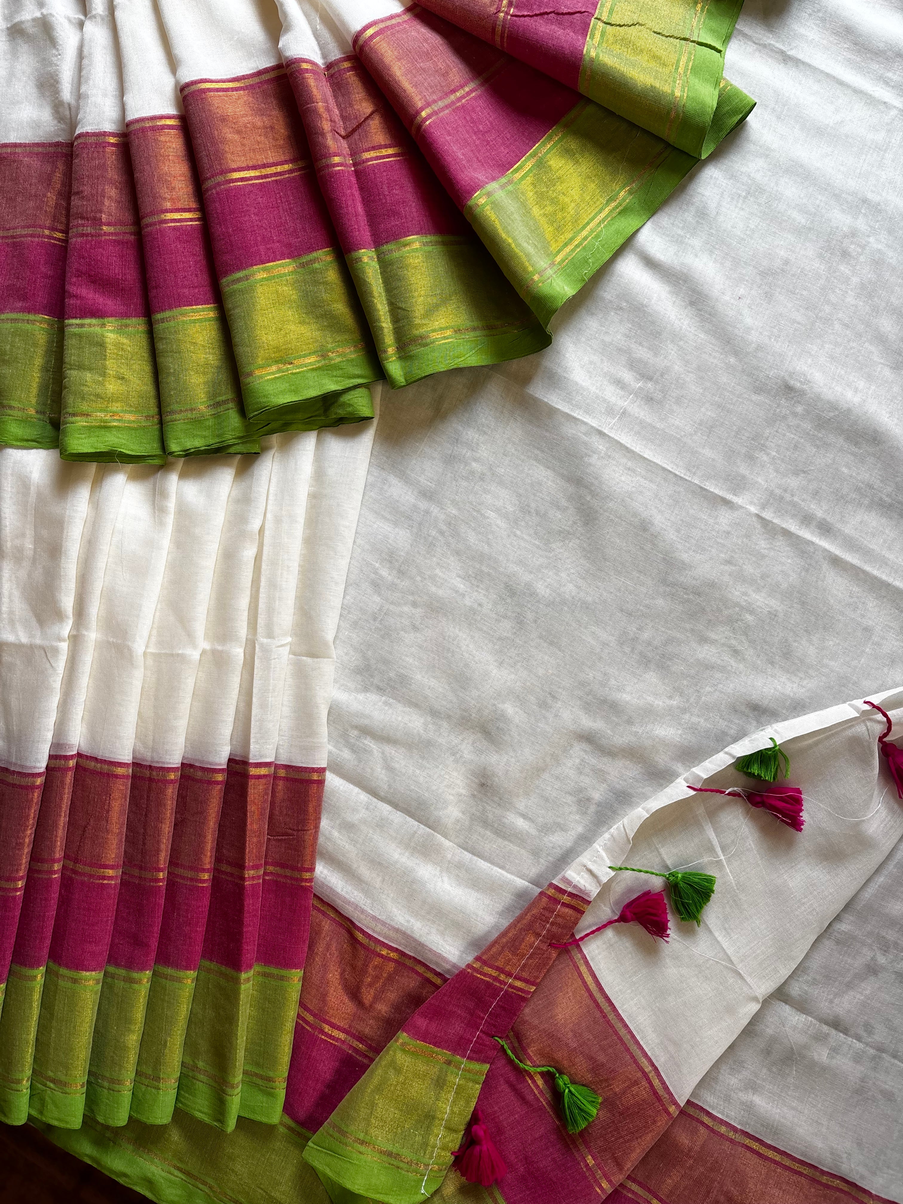 Offwhite Colour Pink Green Zari Border Mul Cotton Saree