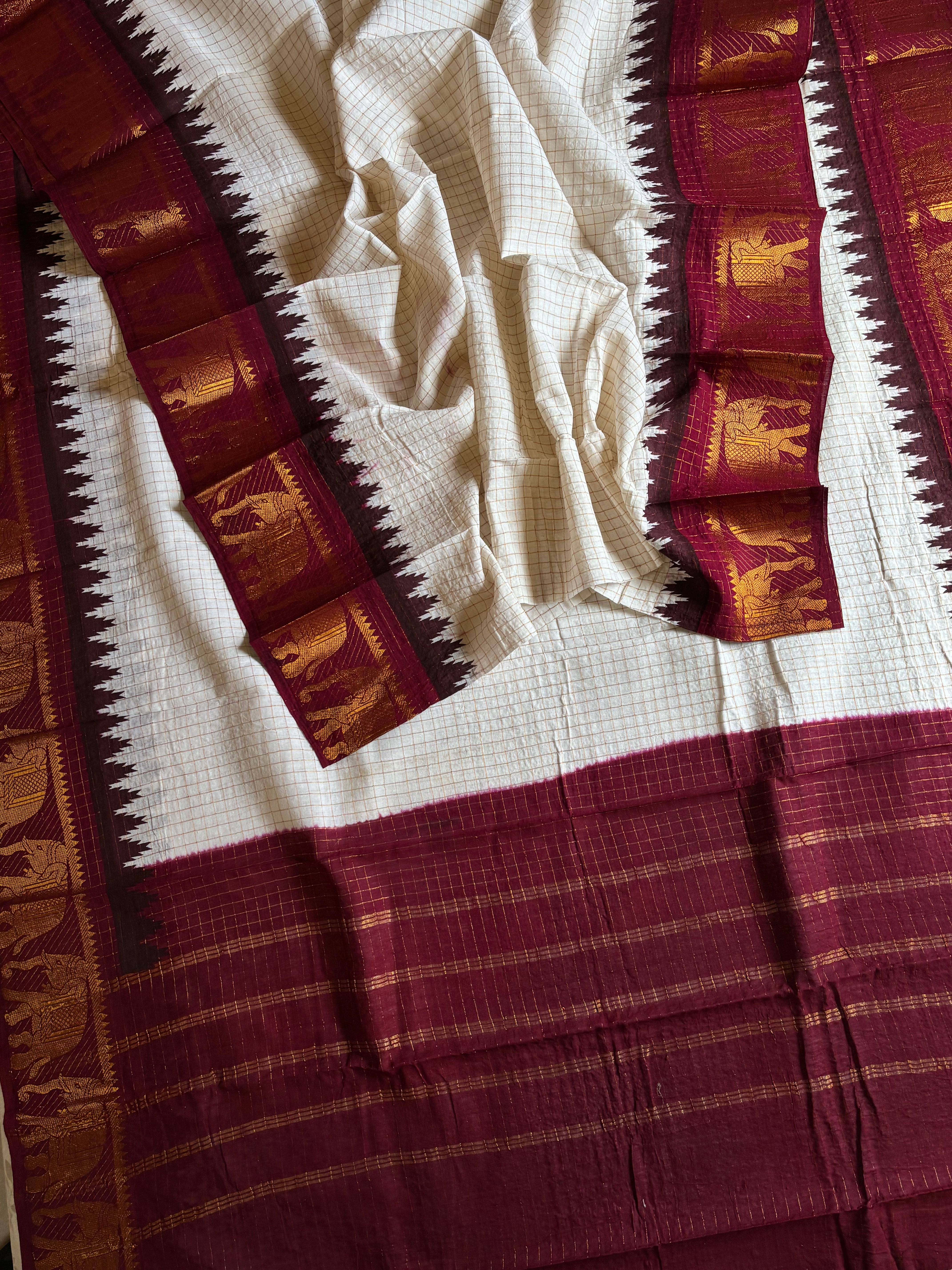 Madurai Sungudi White Cotton Saree