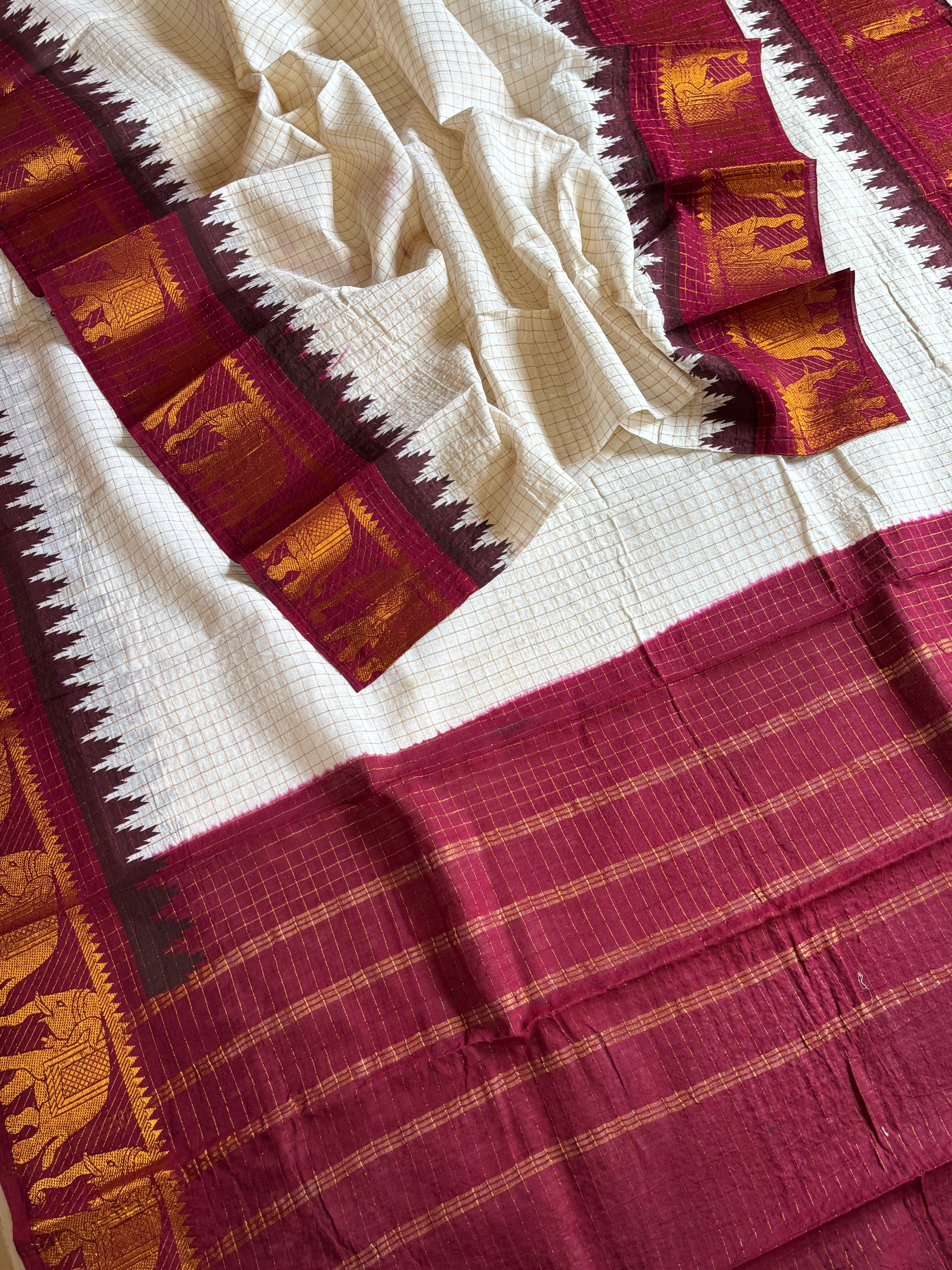 Madurai Sungudi White Cotton Saree