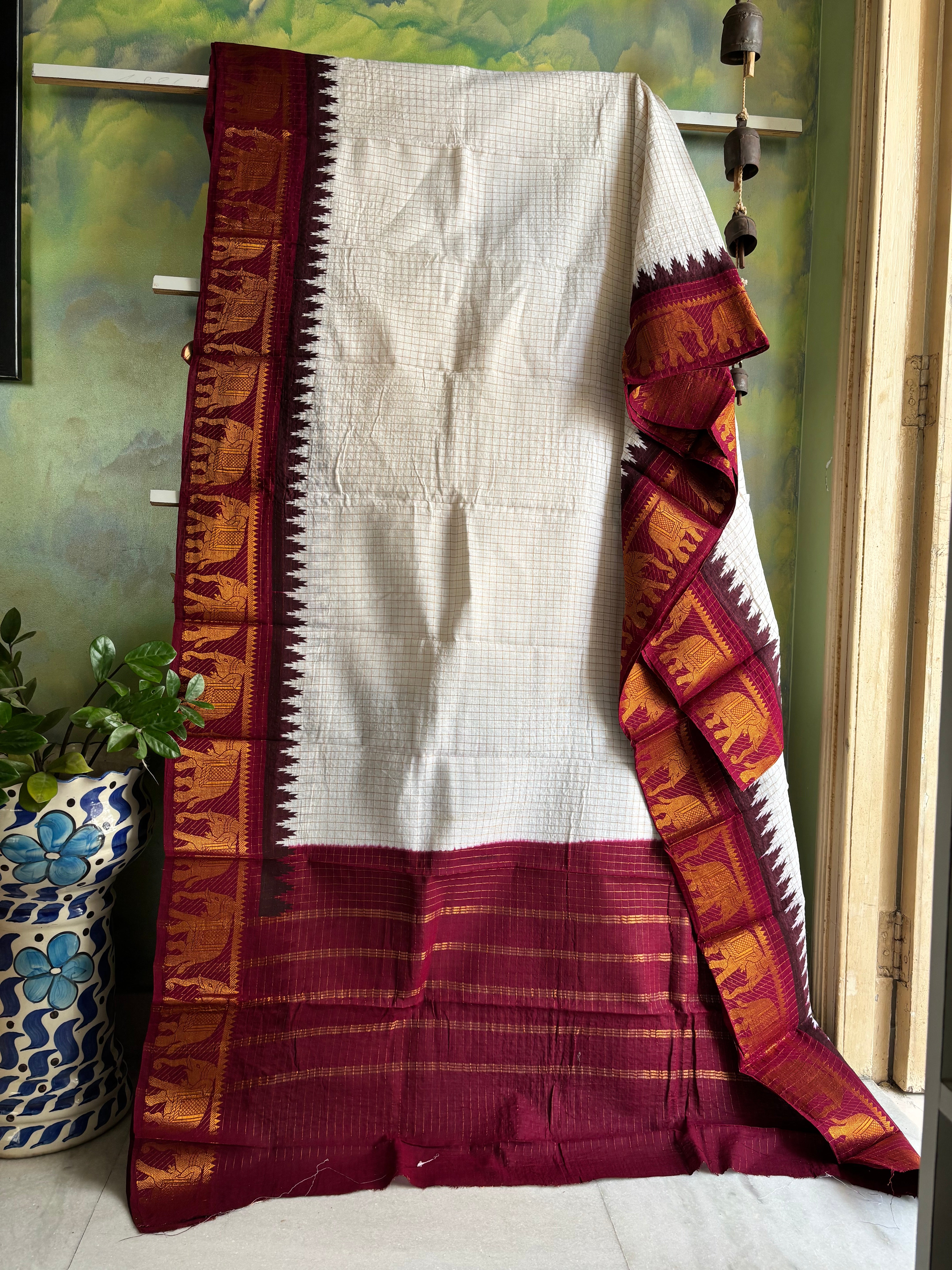 Madurai Sungudi White Cotton Saree
