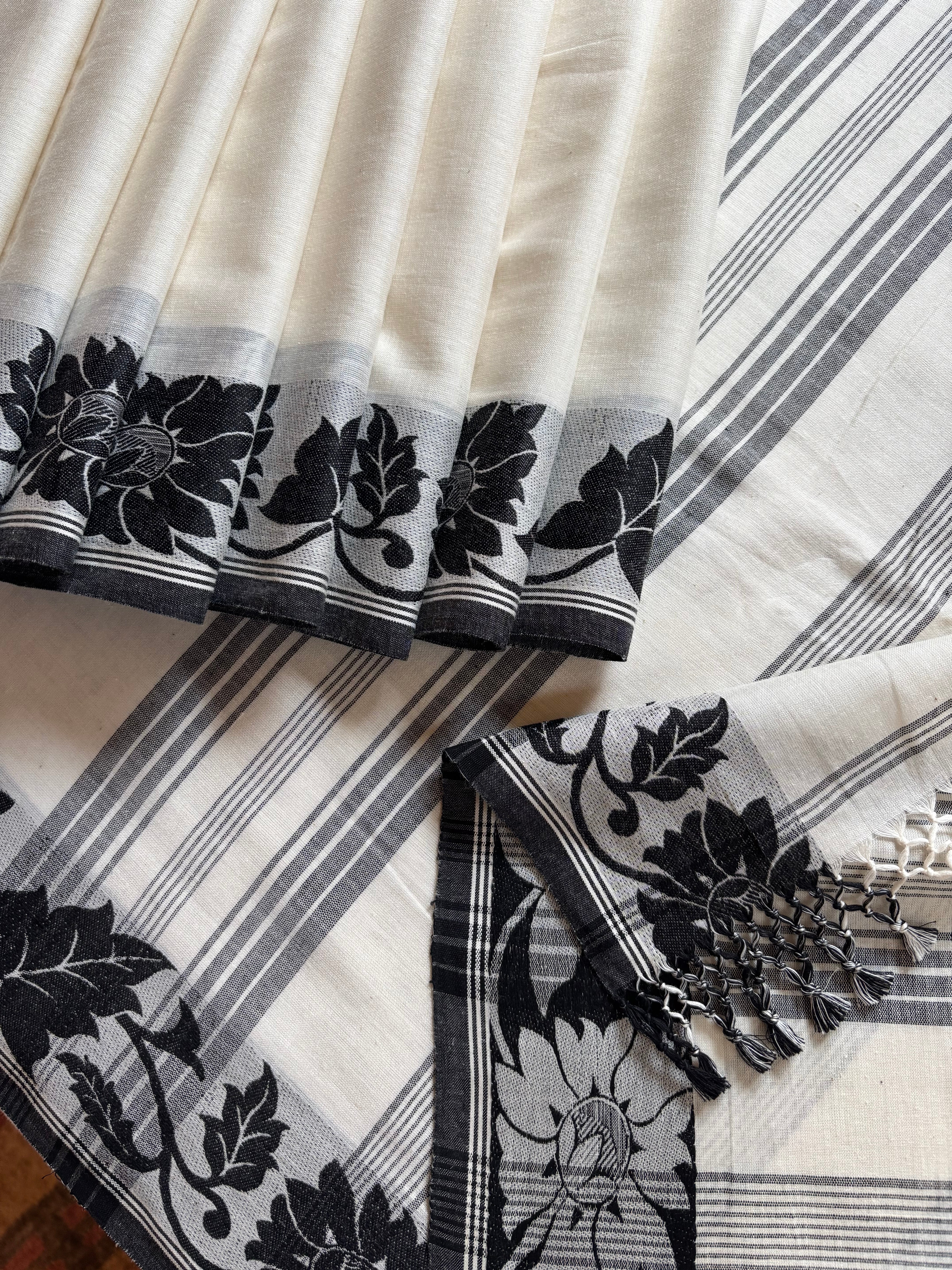 Handwoven Offwhite Black Phulia Cotton Saree
