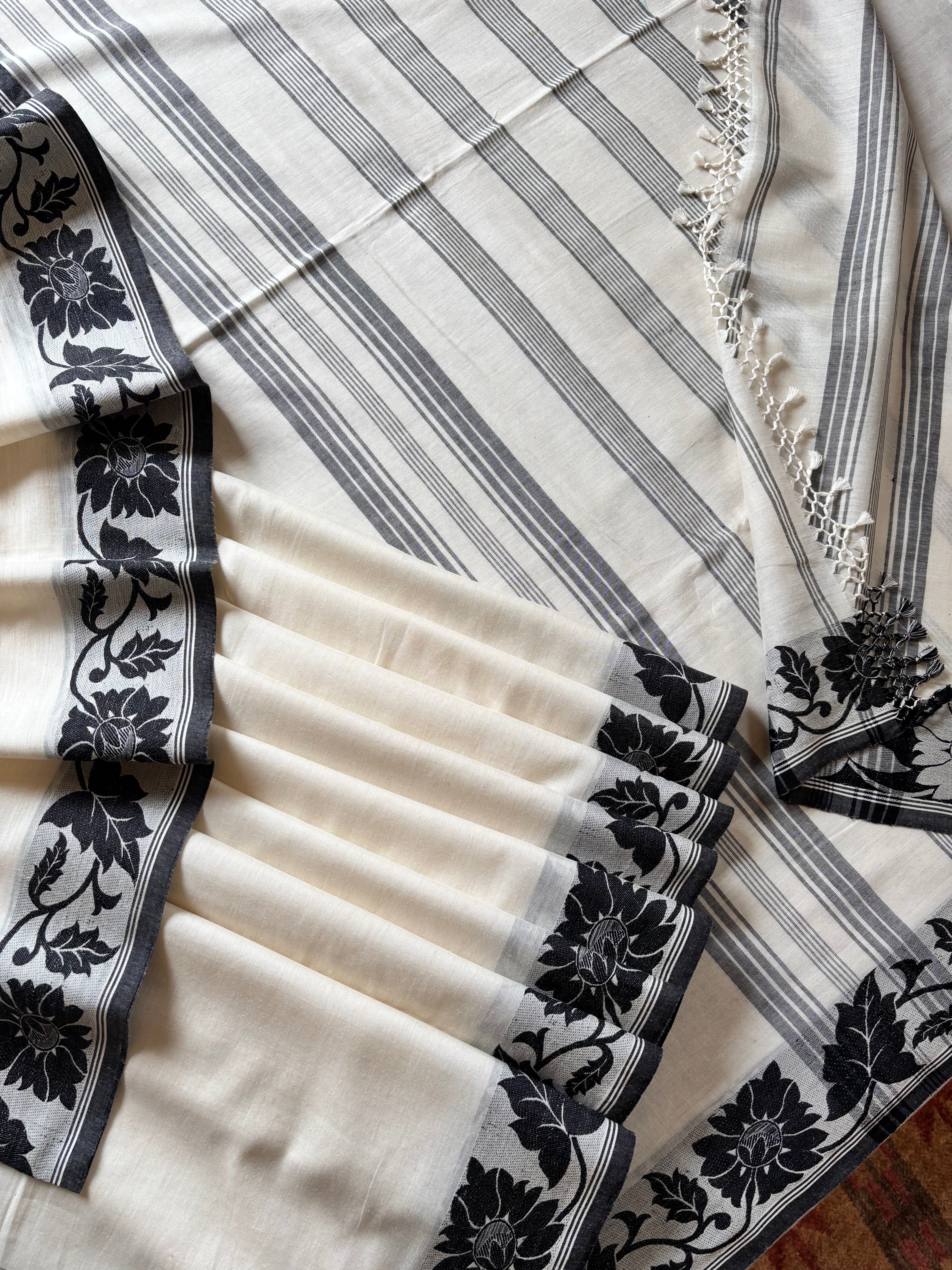 Handwoven Offwhite Black Phulia Cotton Saree