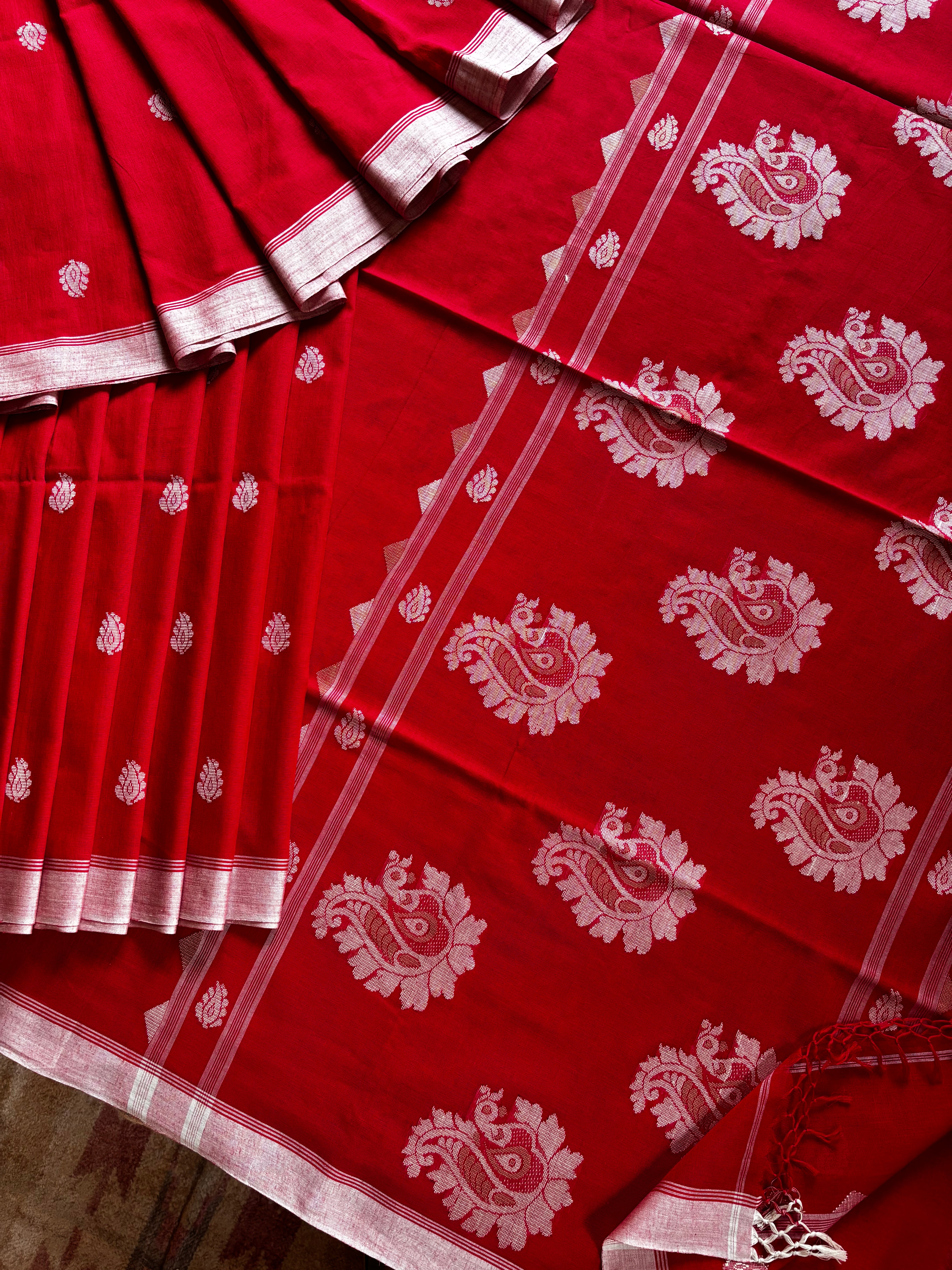 Handwoven Red White Cotton Jamdani Saree