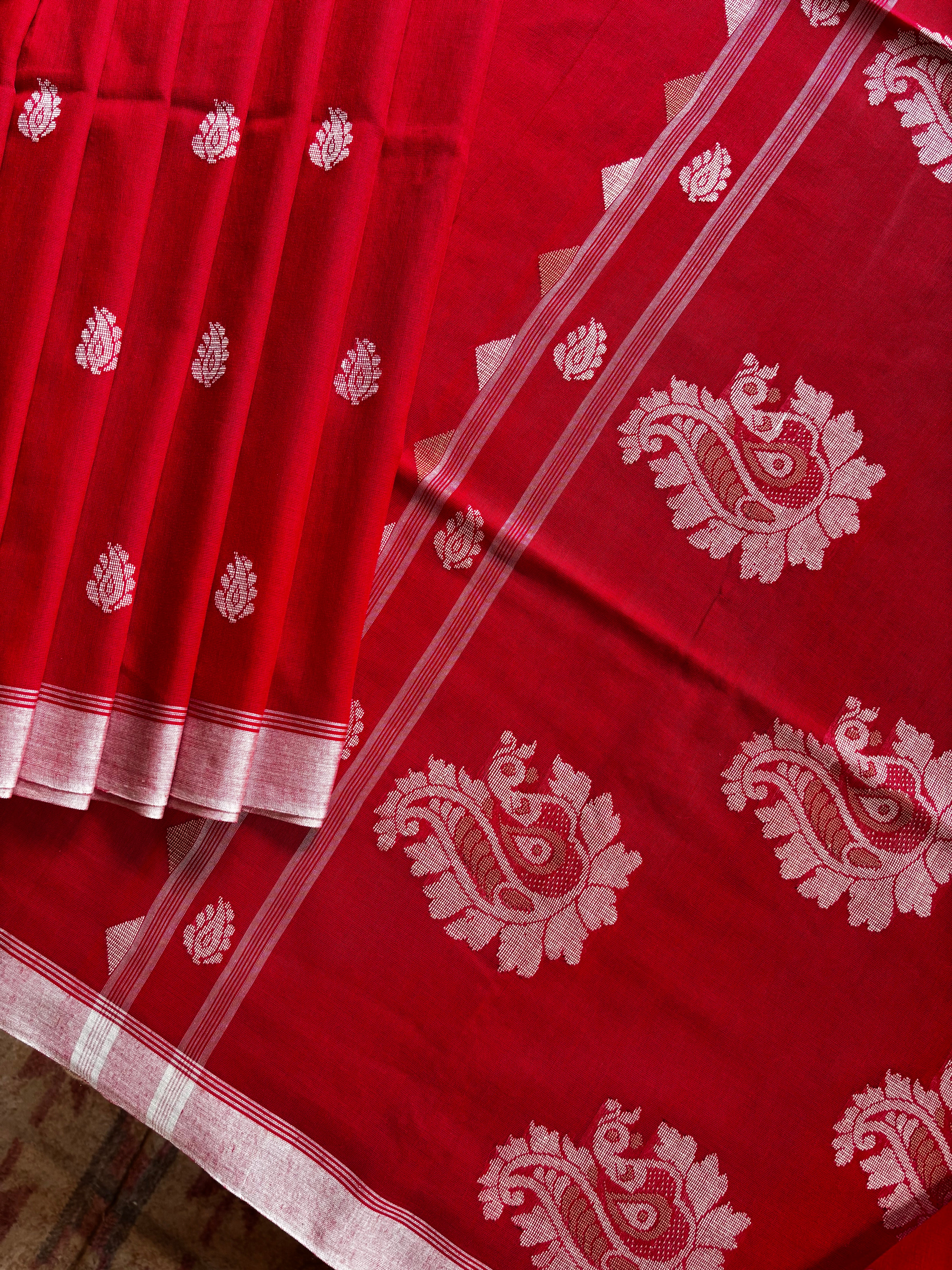 Handwoven Red White Cotton Jamdani Saree