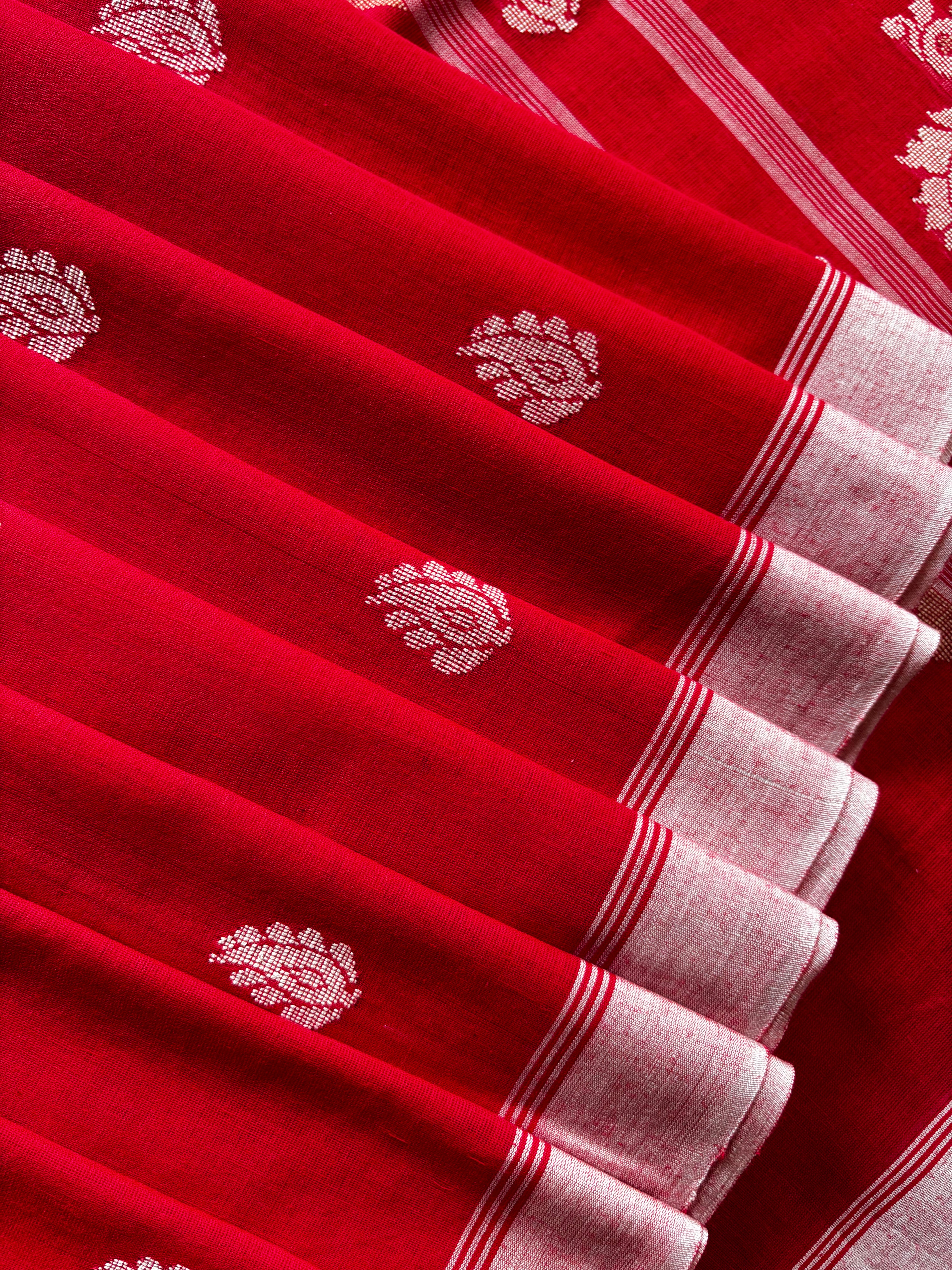 Handwoven Red White Cotton Jamdani Saree