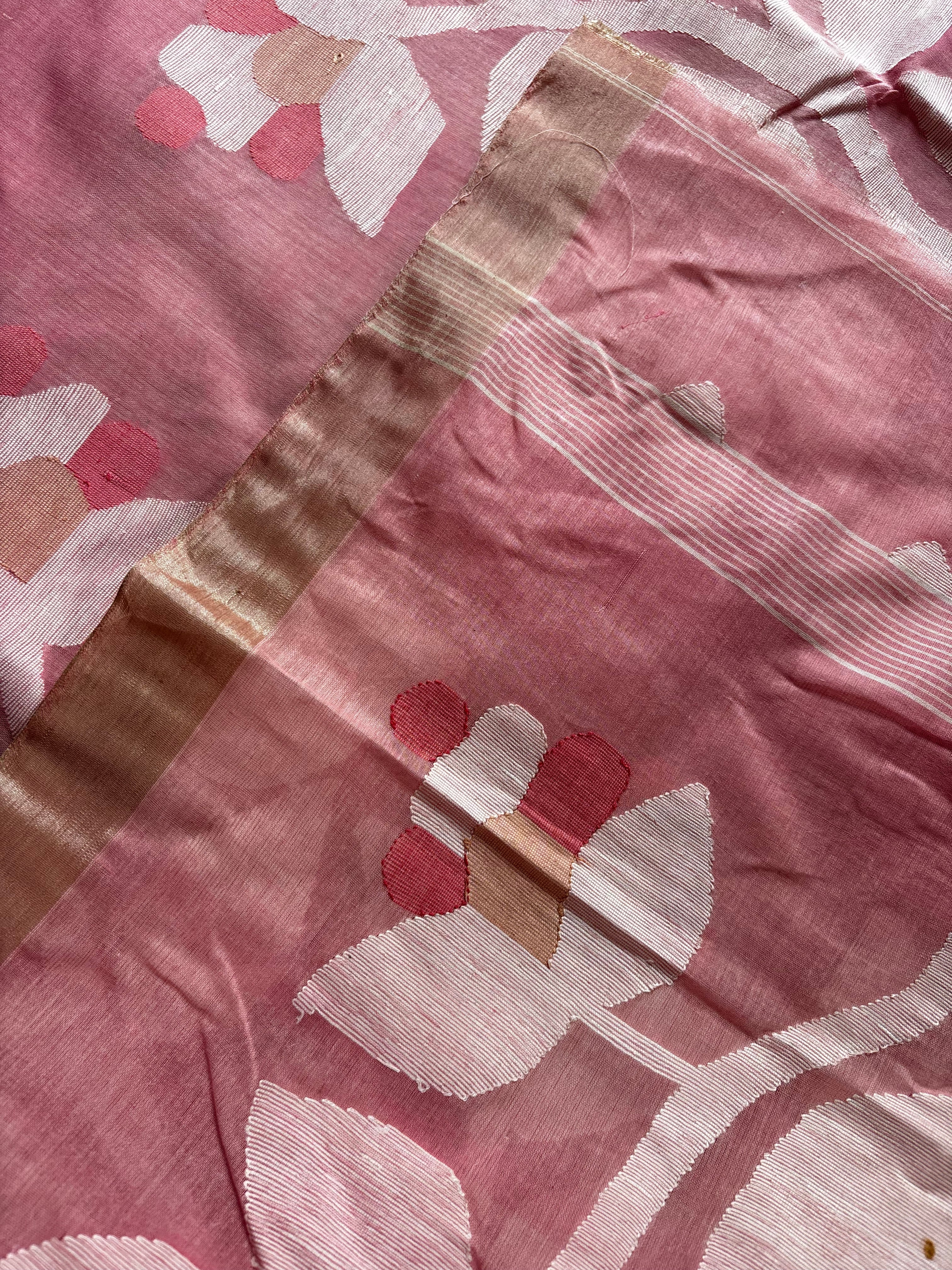 Handwoven Light Pink Colour Cotton Jamdani Saree