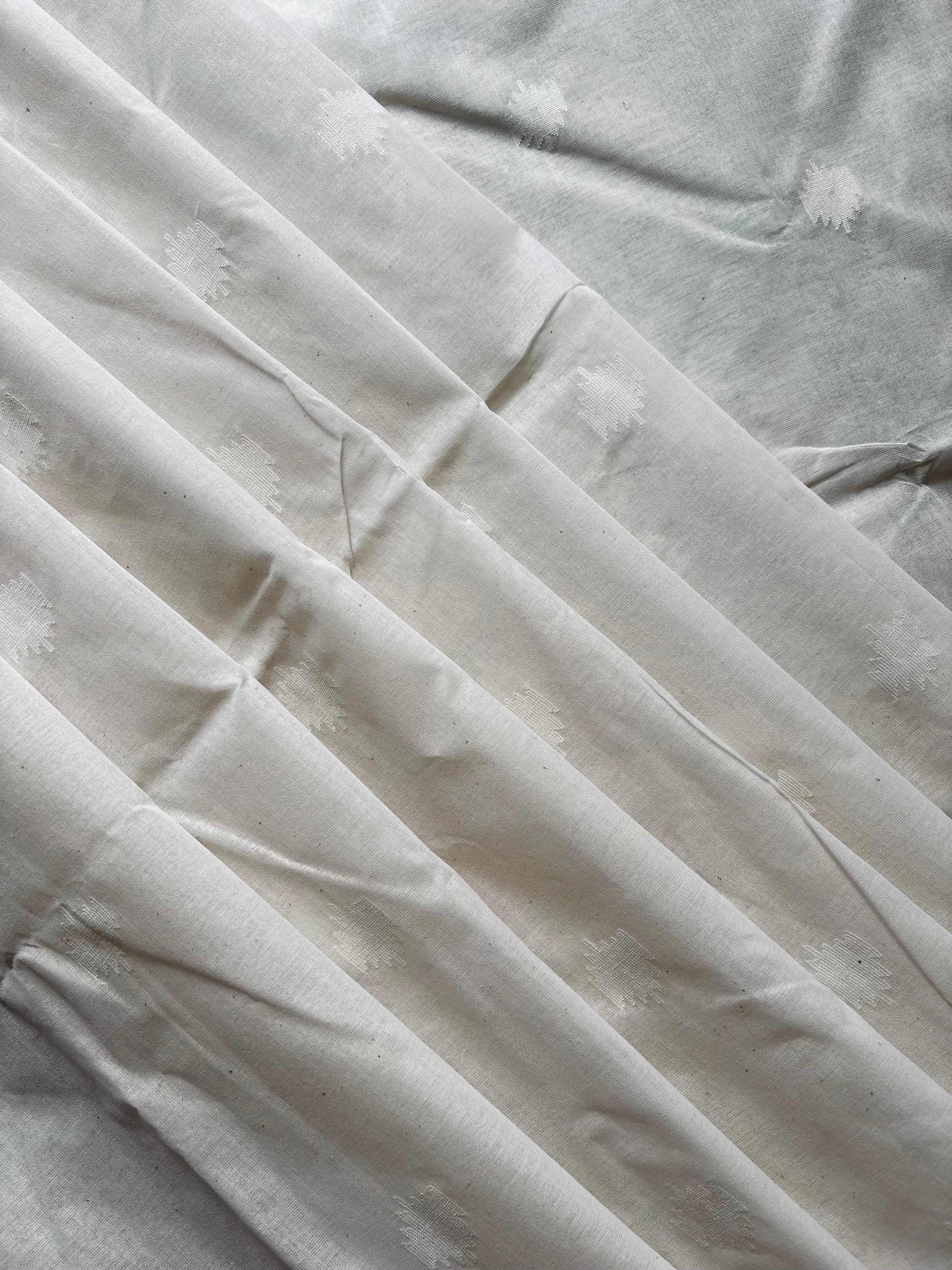Handwoven White Colour Cotton Jamdani Saree