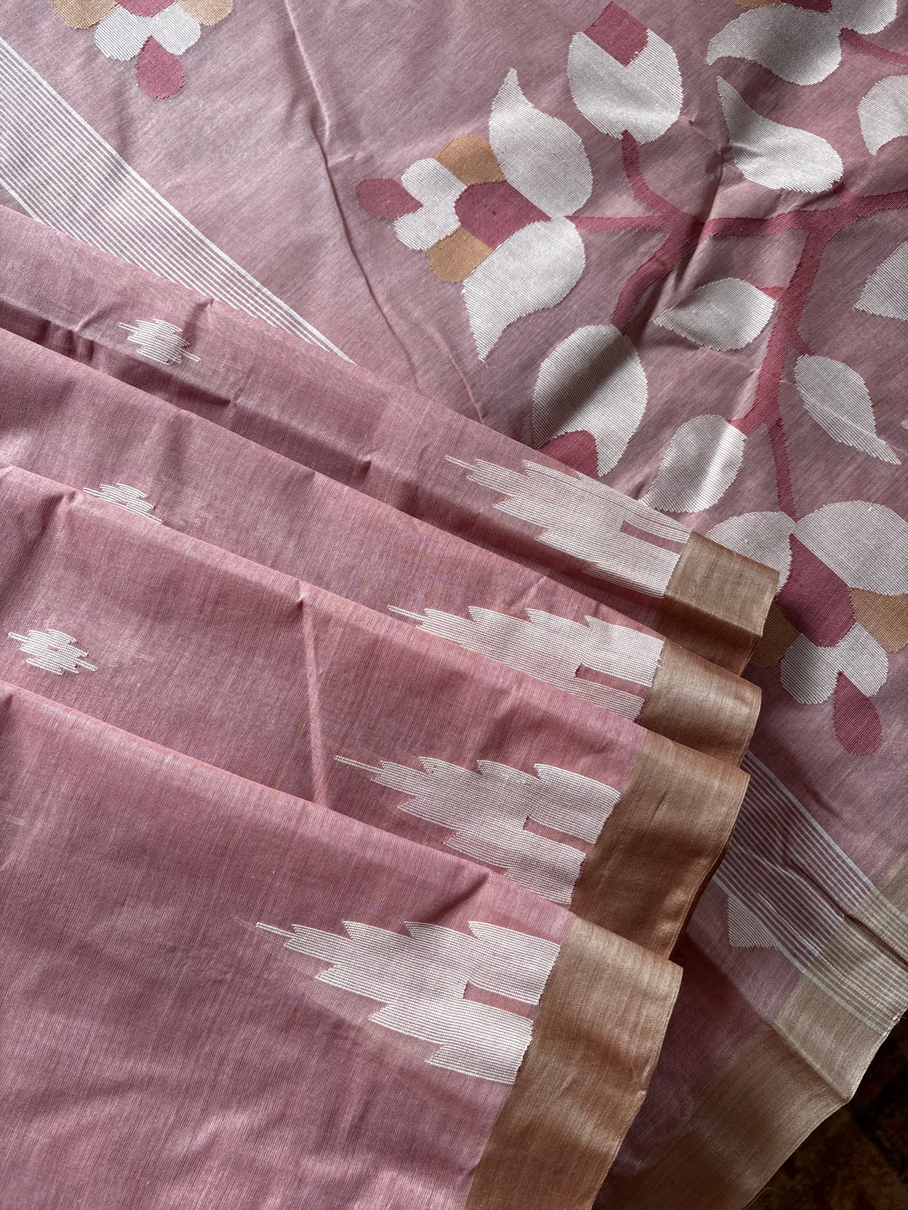 Handwoven Dusty Pink Colour Cotton Jamdani Saree