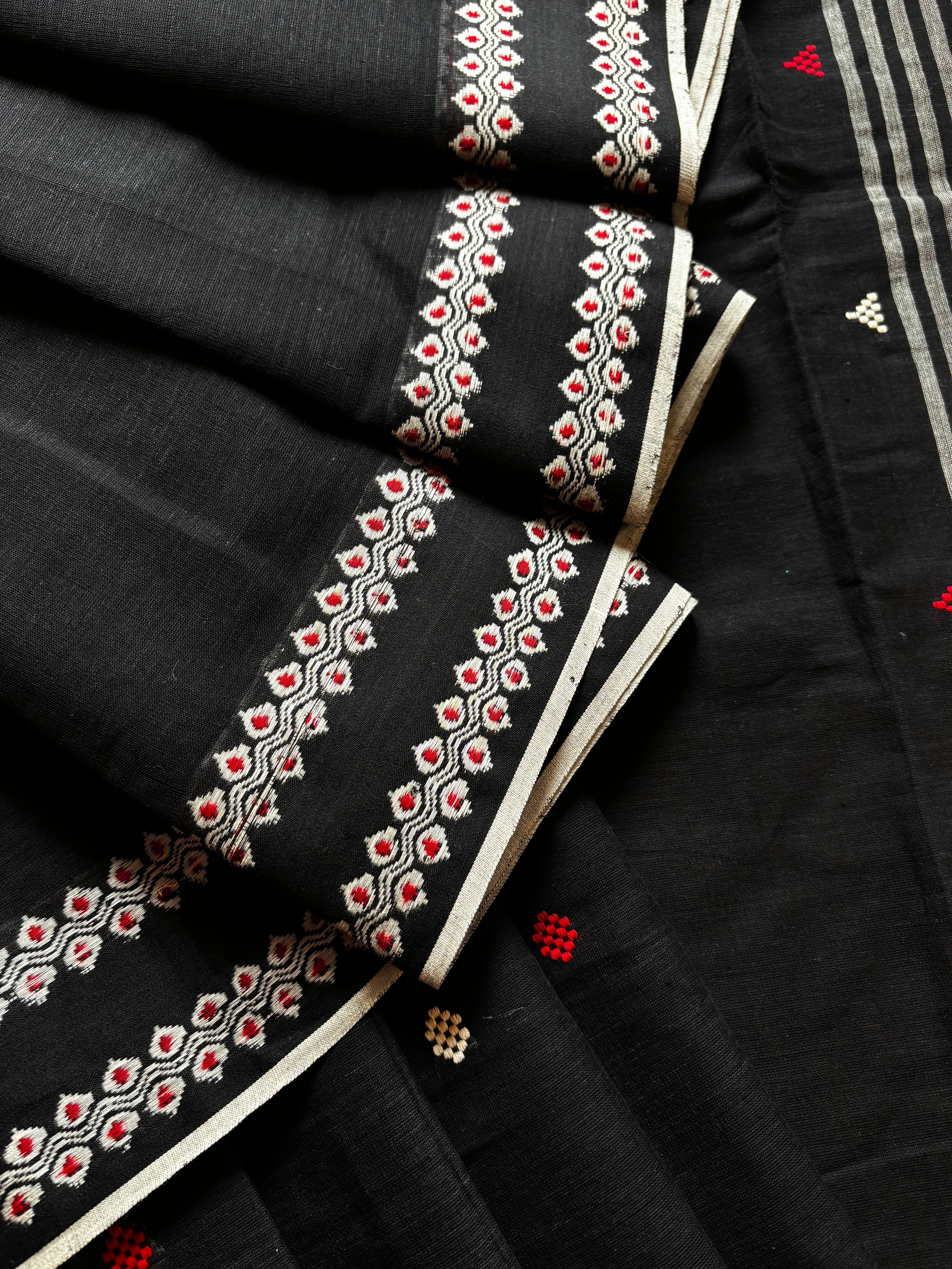 Handwoven Black Colour Begampuri Cotton Saree