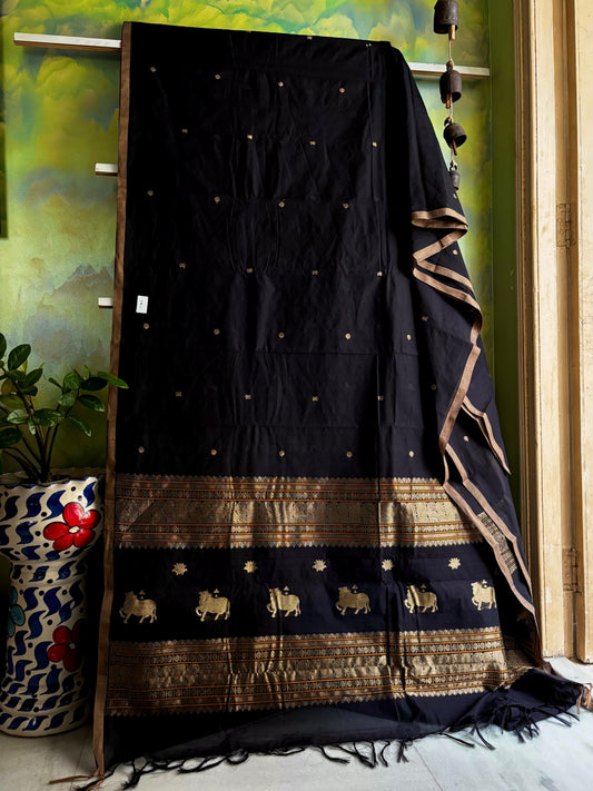 Handwoven Black Colour Kanchipuram Cotton Saree