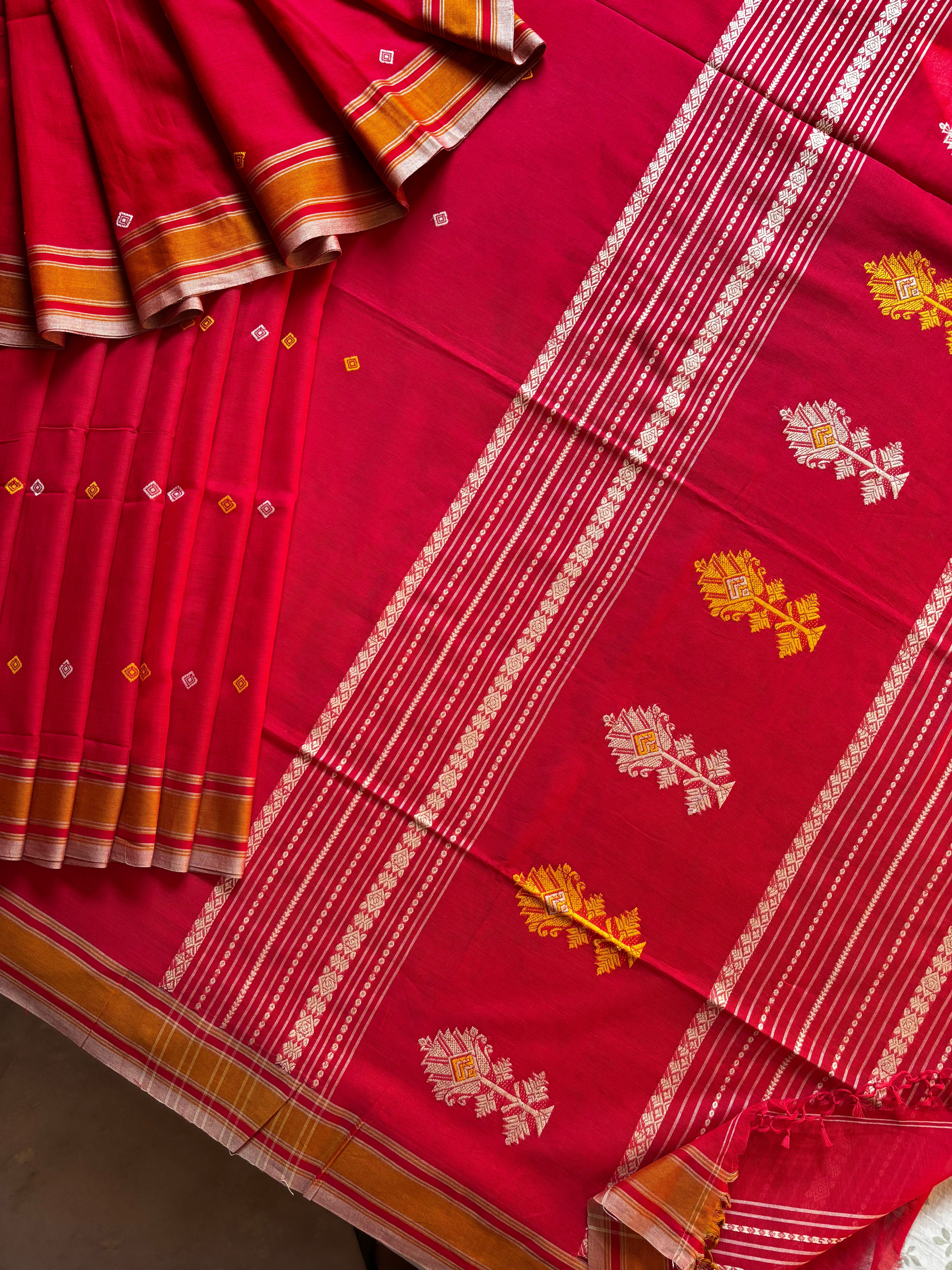 Handwoven Red Colour Phulia Cotton Saree