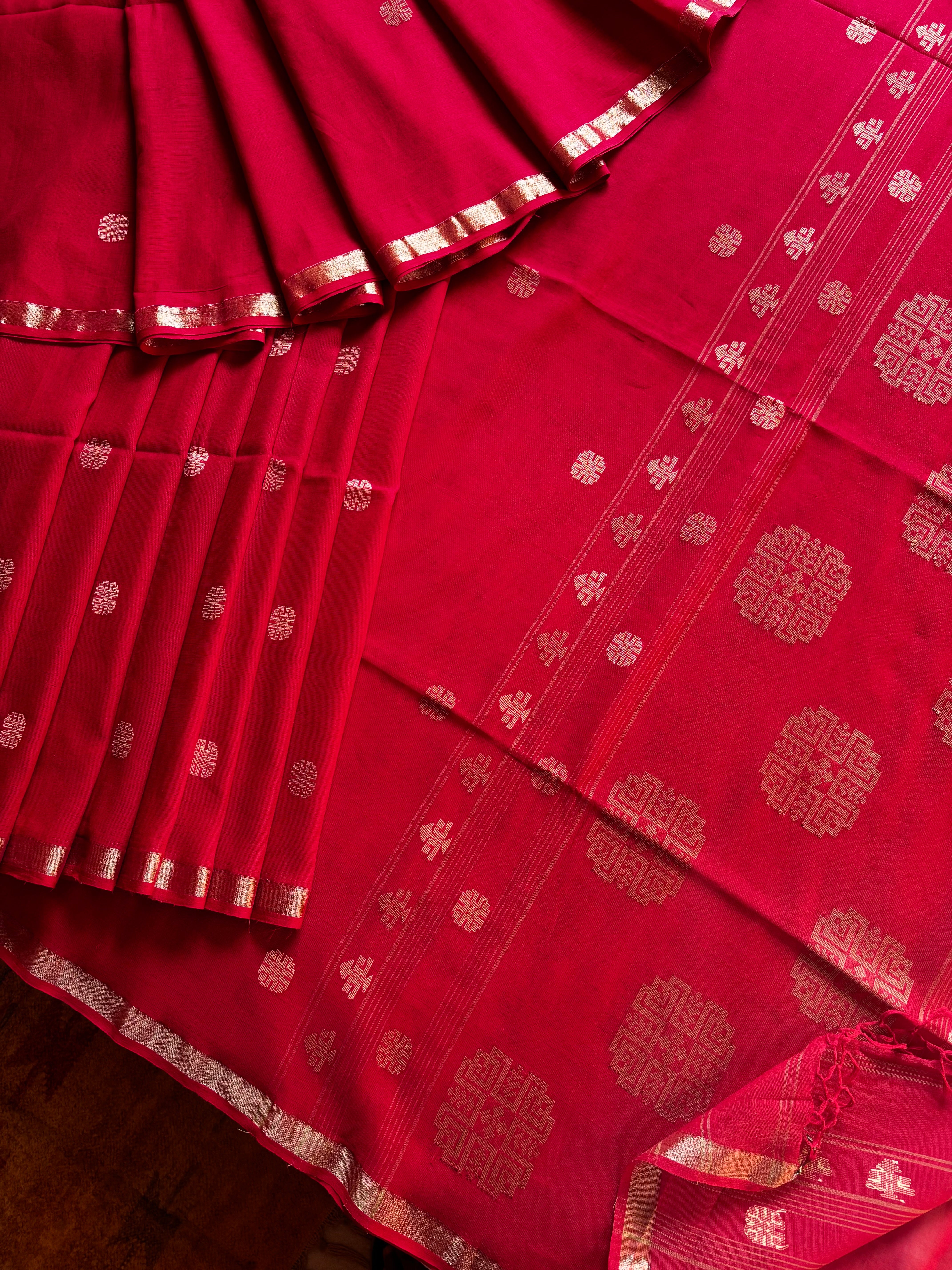 Handwoven Red Beige Cotton Jamdani Saree