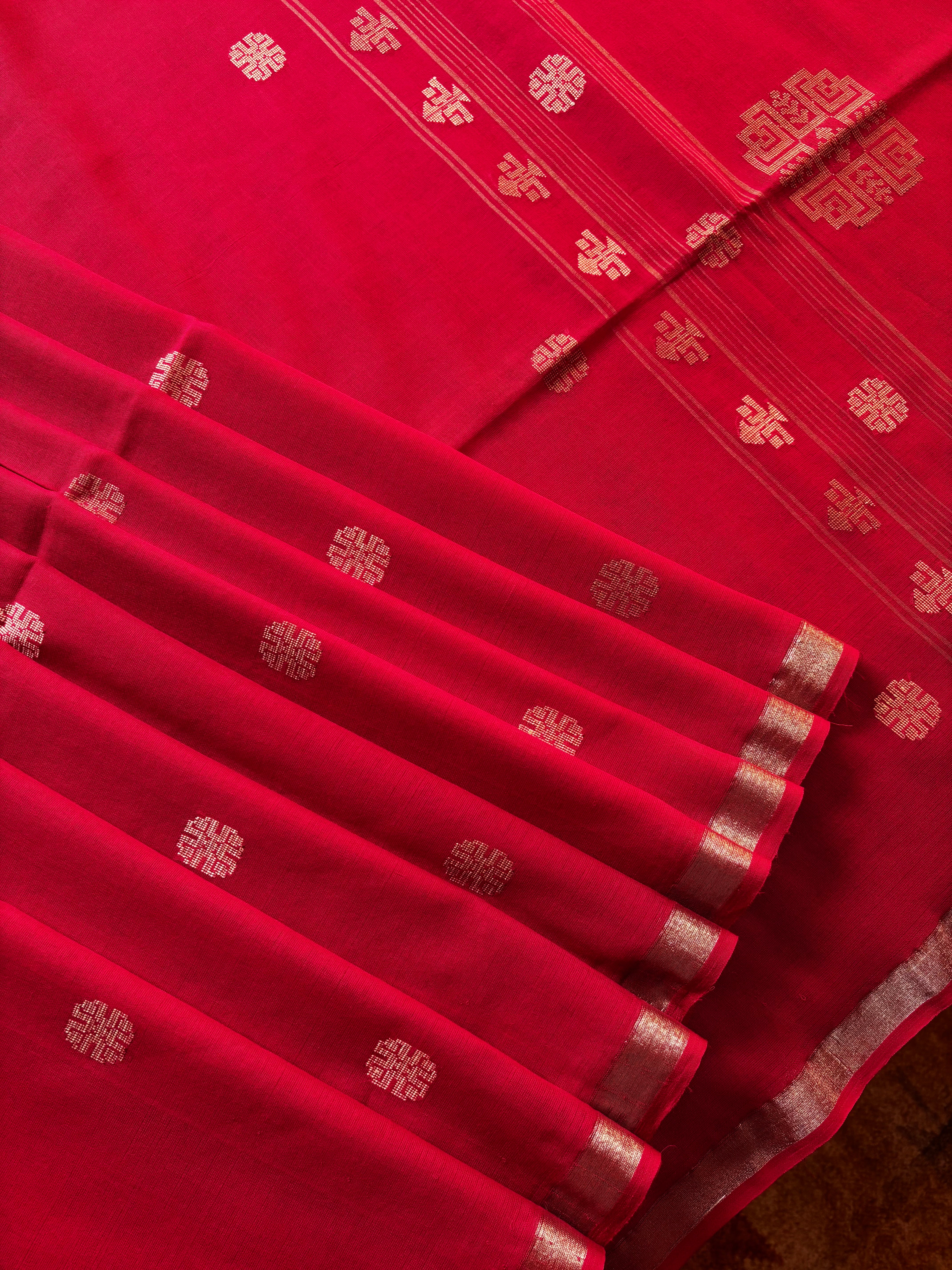 Handwoven Red Beige Cotton Jamdani Saree