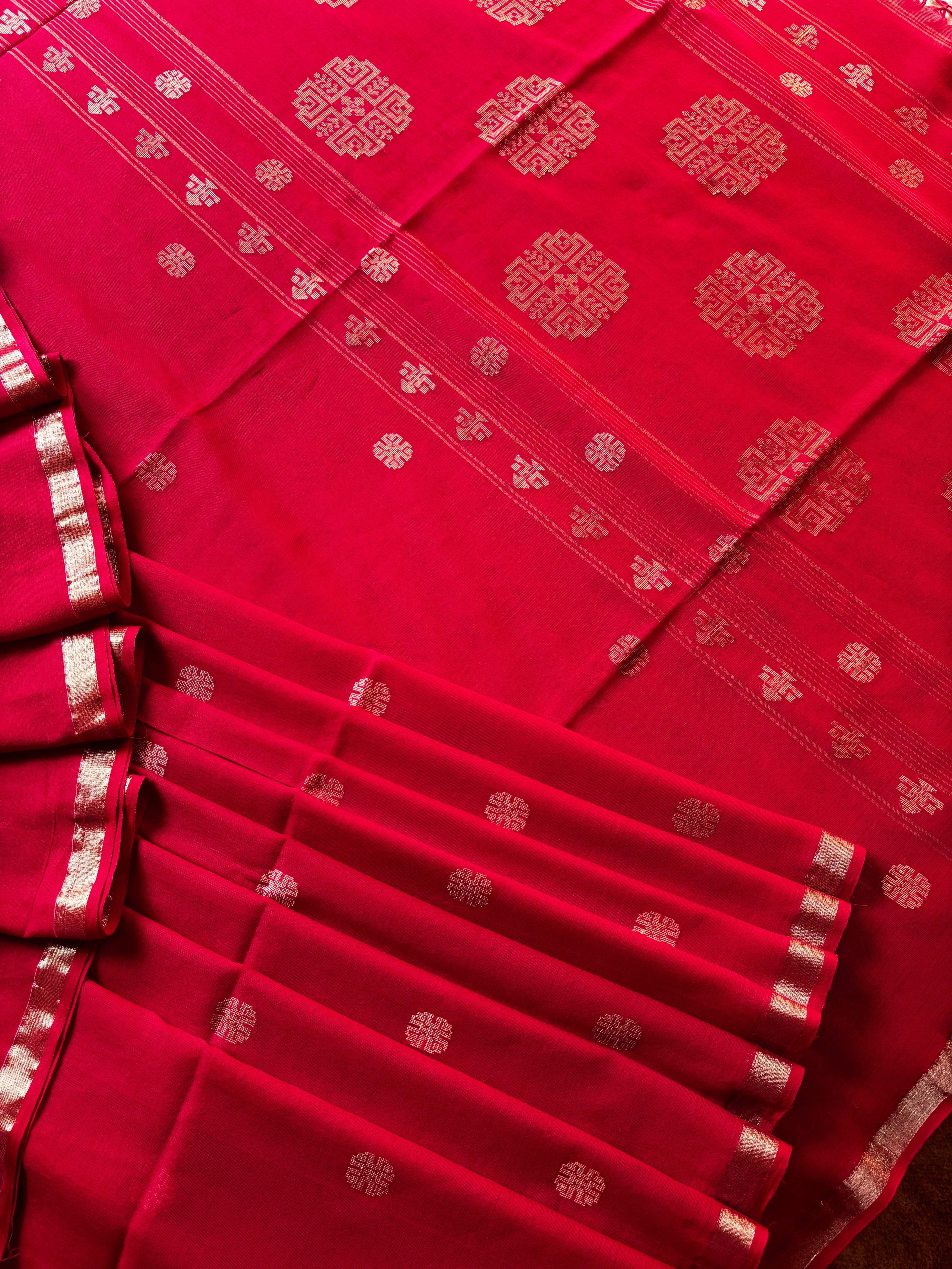 Handwoven Red Beige Cotton Jamdani Saree