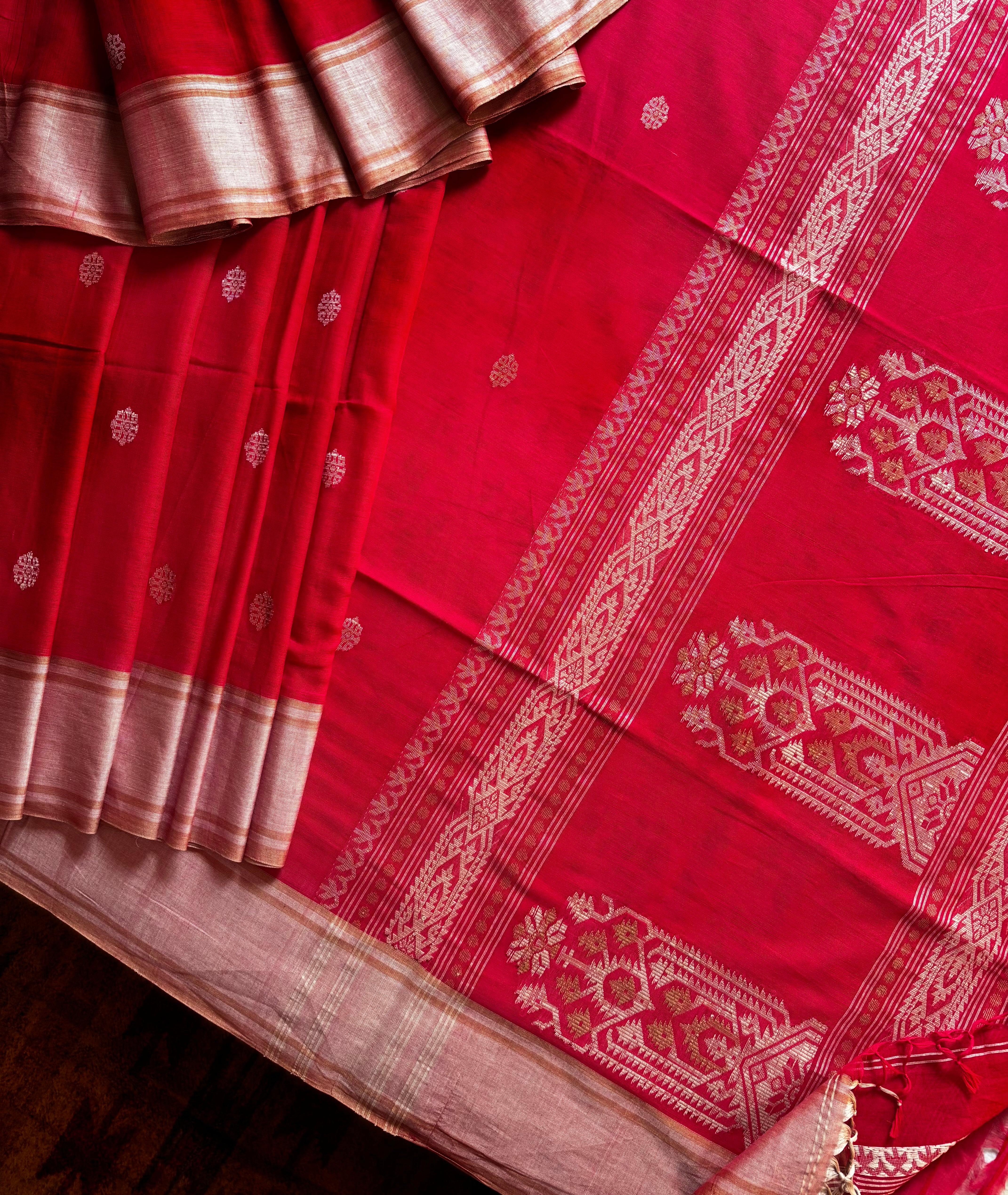 Handwoven Red Colour Cotton Jamdani Saree