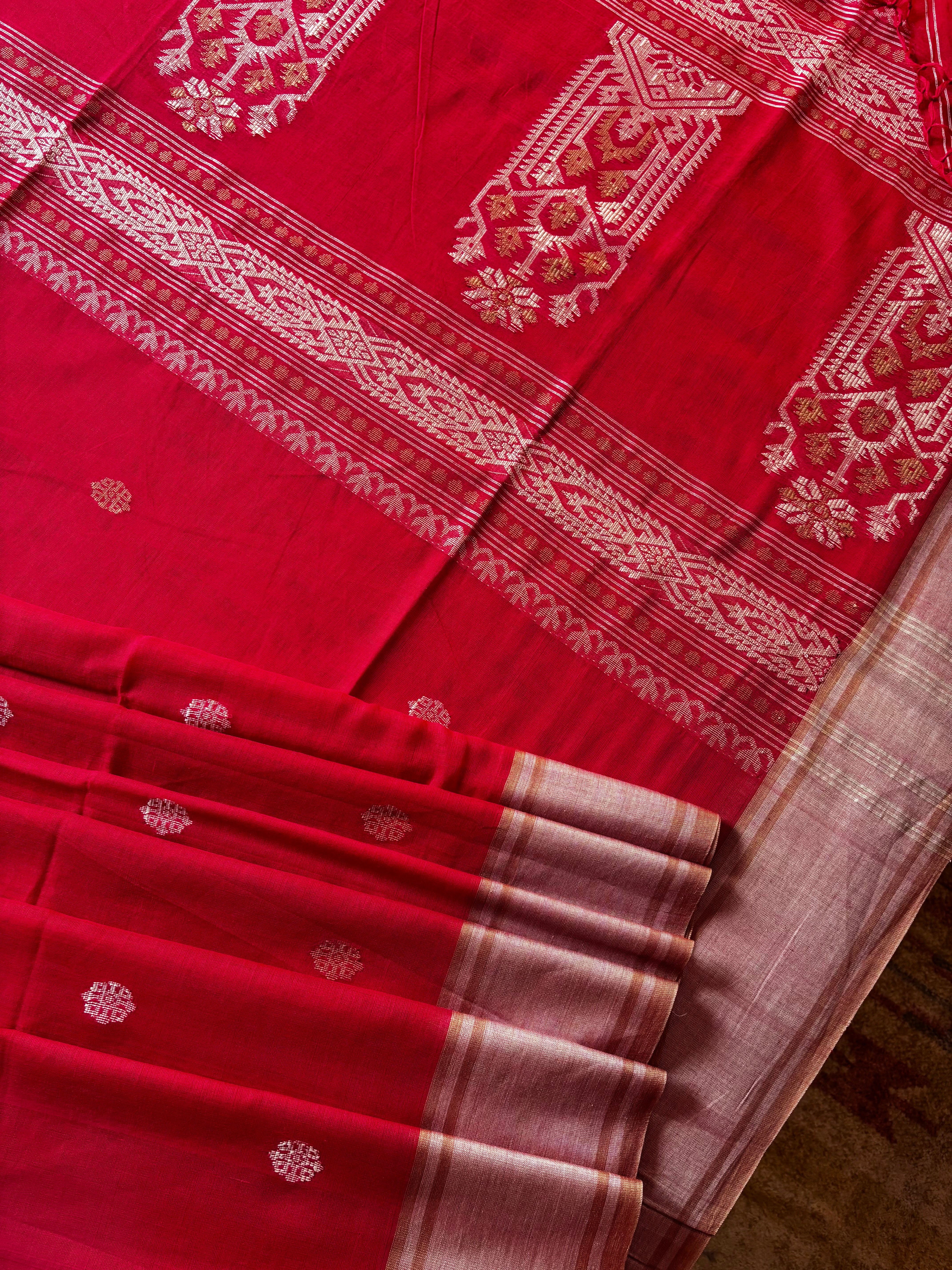 Handwoven Red Colour Cotton Jamdani Saree
