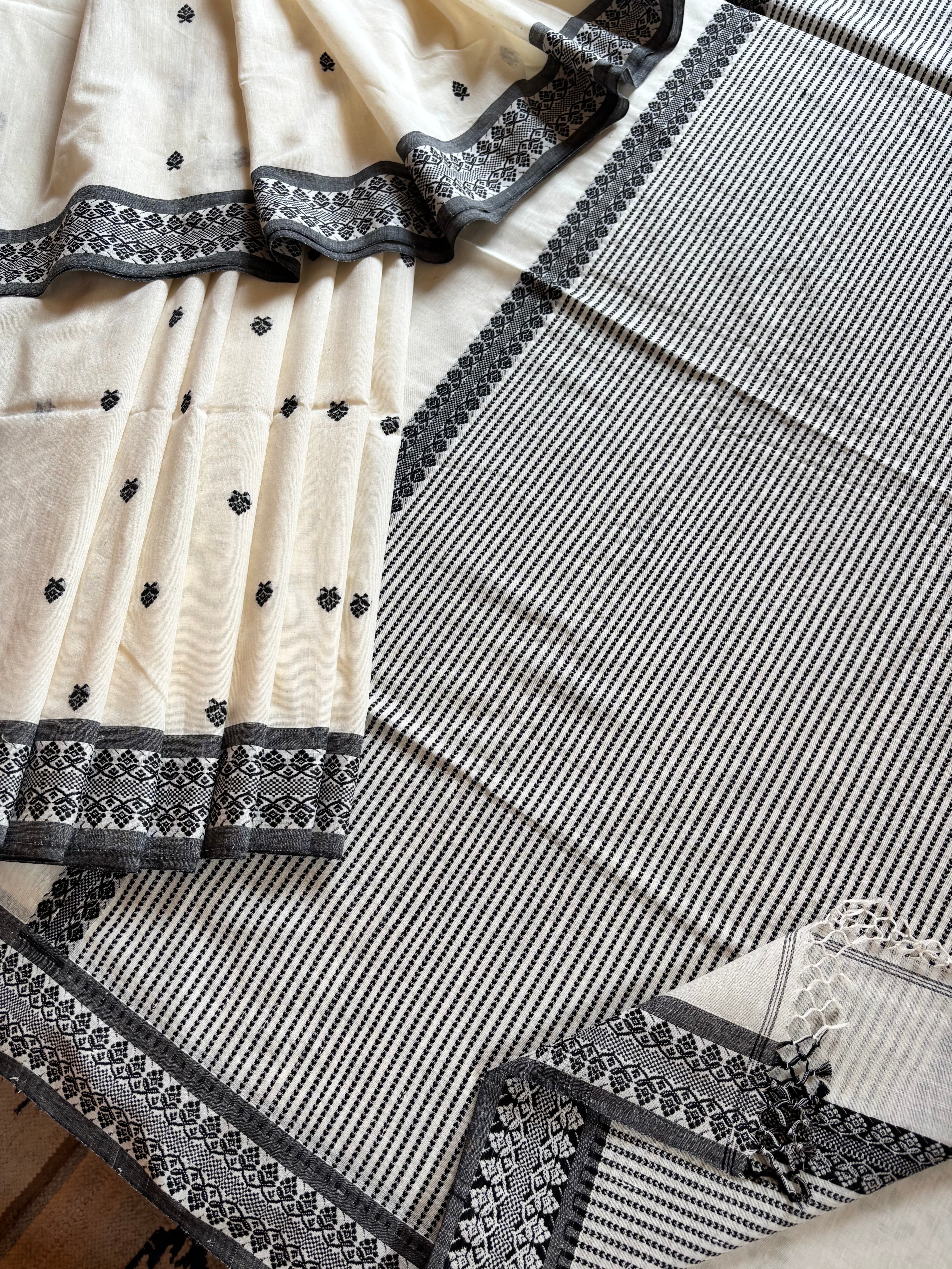 Handwoven White Black Phulia Cotton Saree