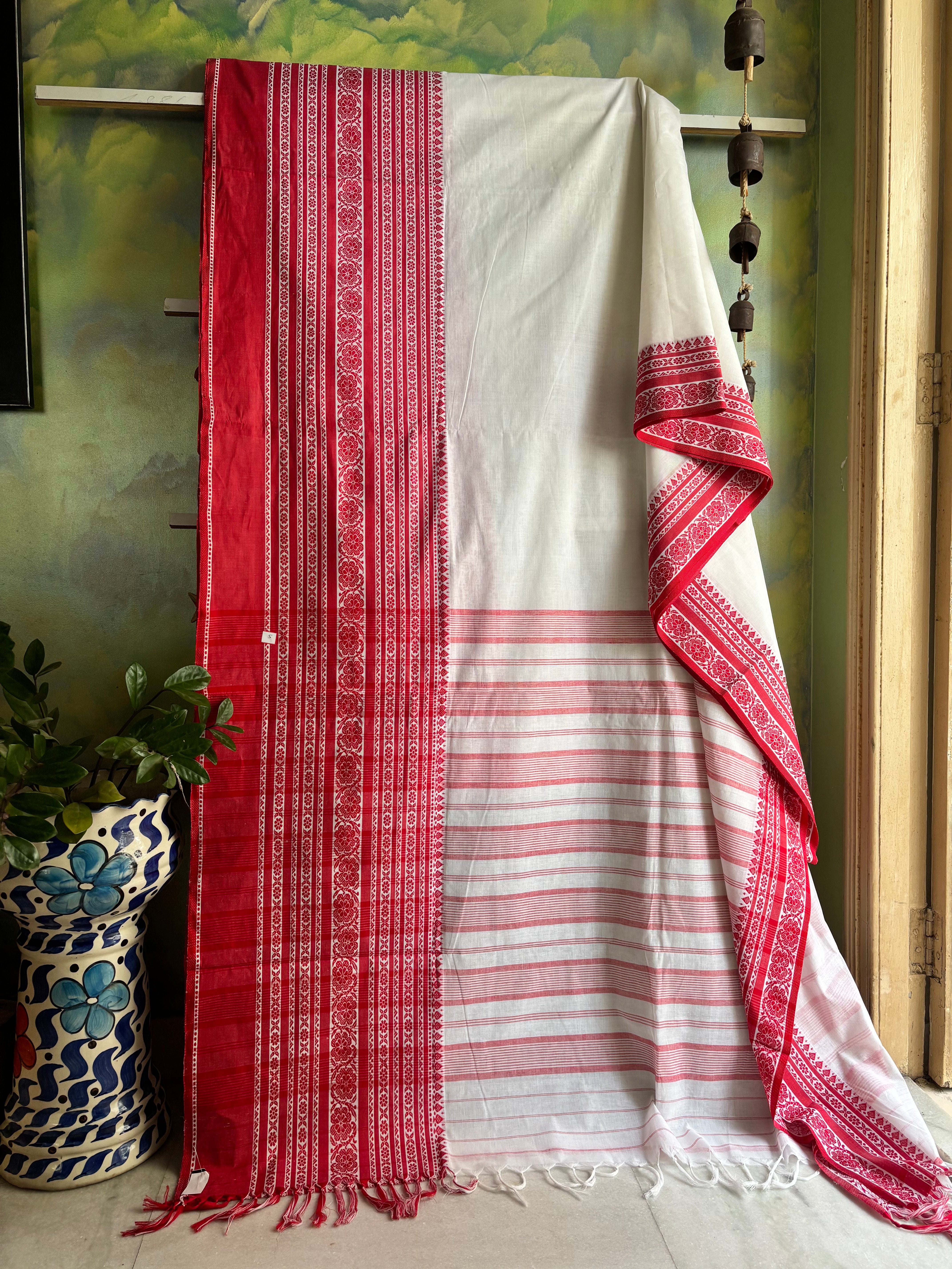Handwoven White Red Begampuri Cotton