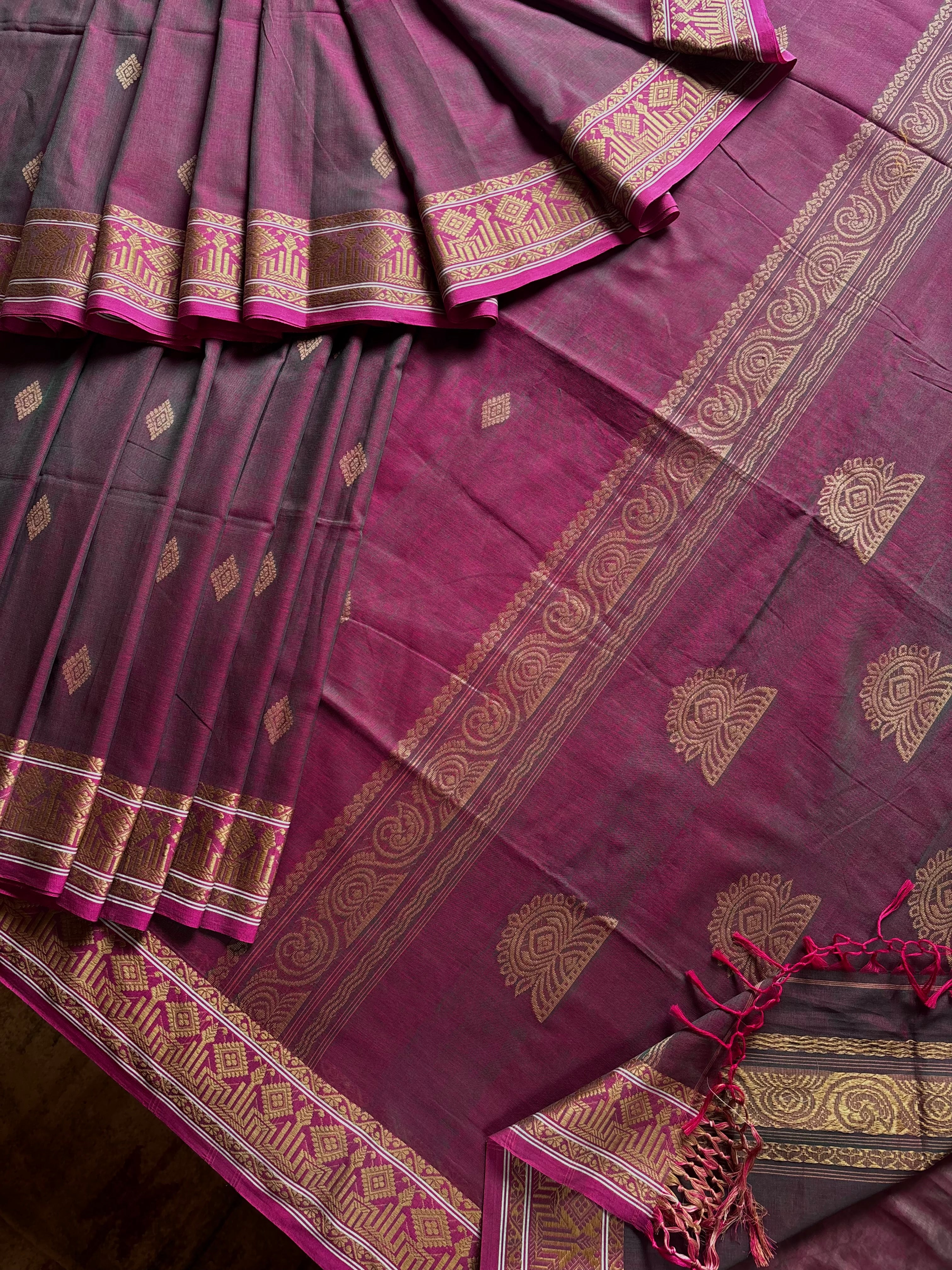 Handwoven Dual Toned Purple Colour Phulia Cotton Saree