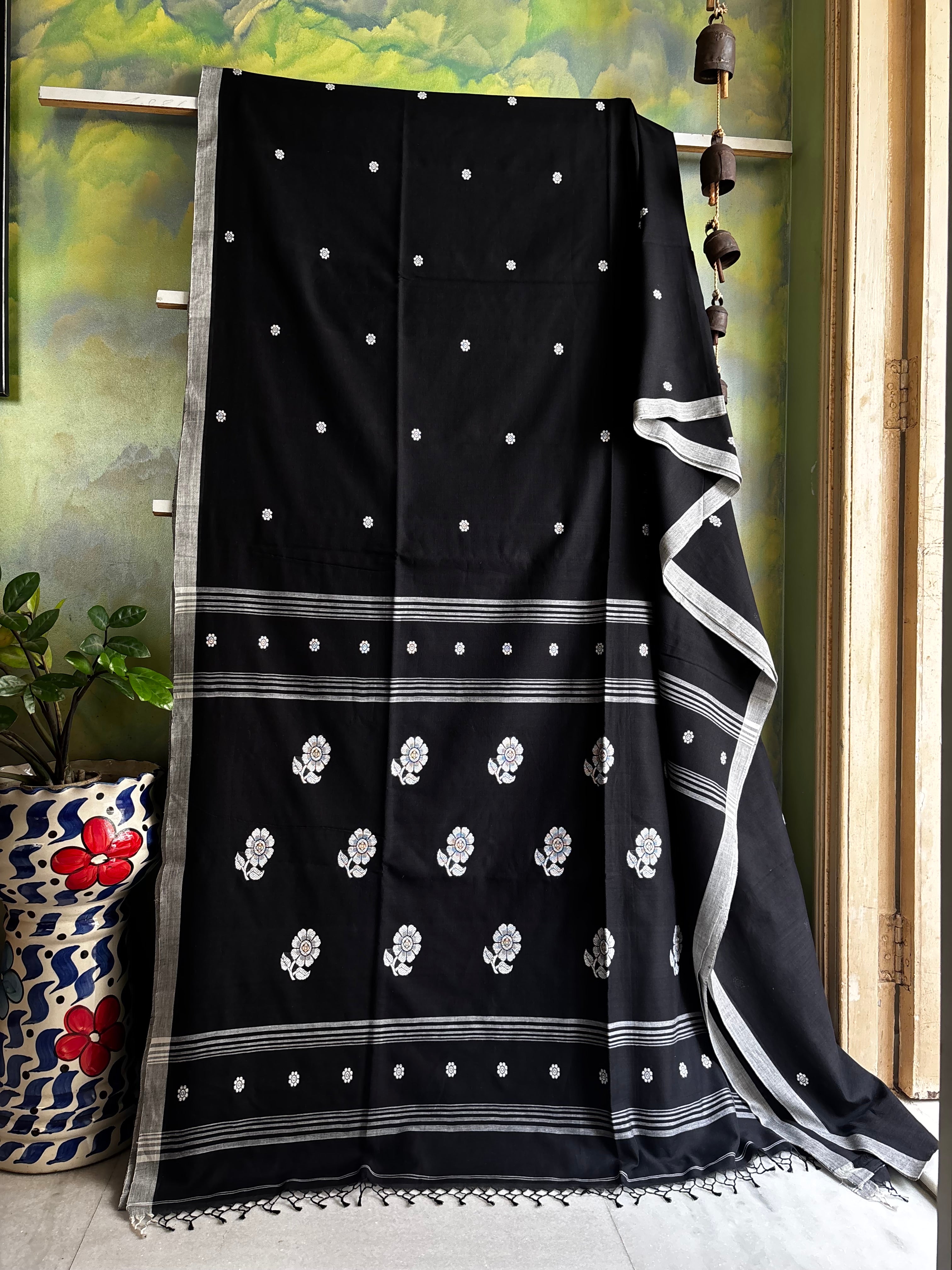 Handwoven Black White Phulia Cotton Saree