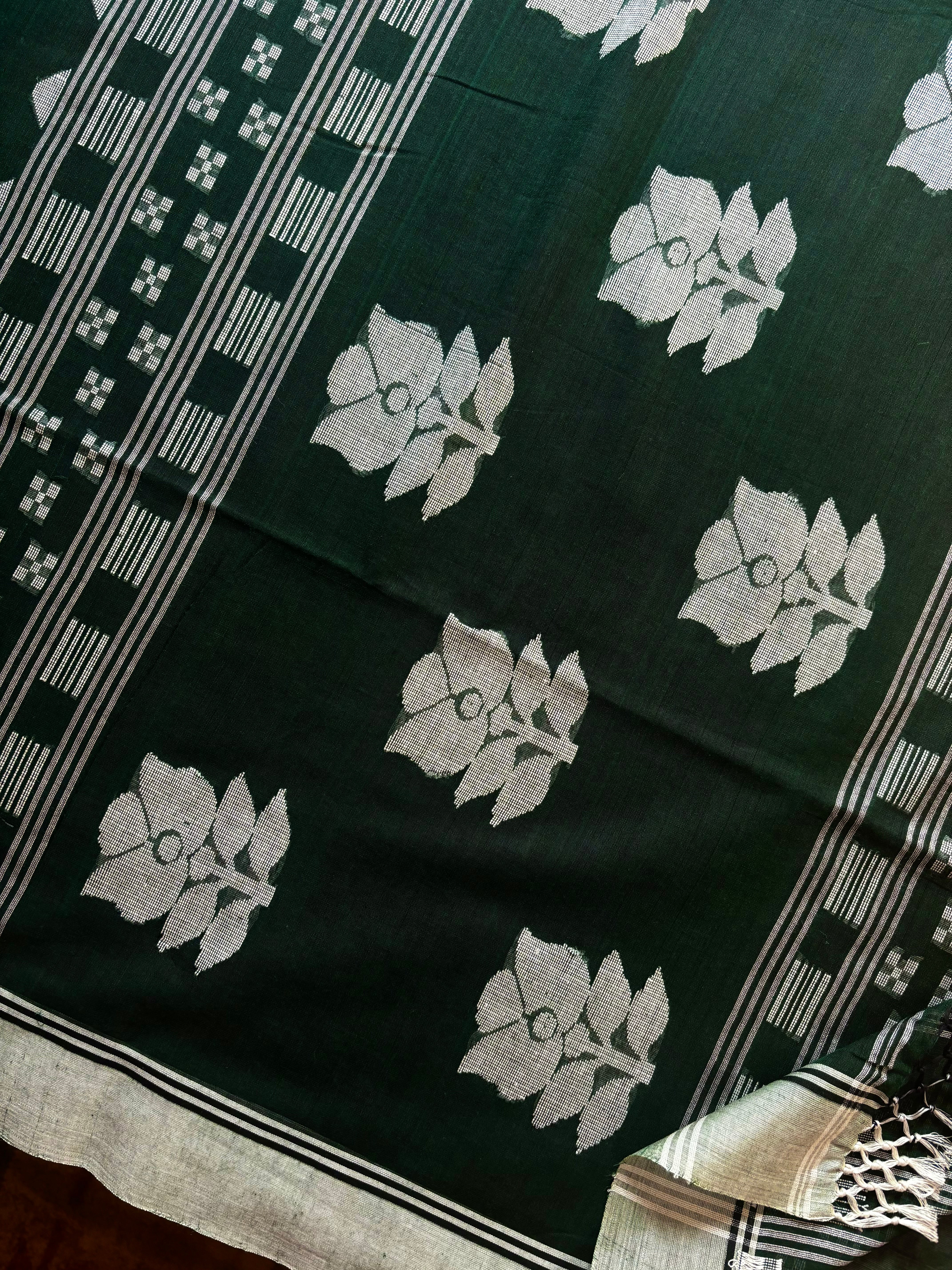 Handwoven Dark Emerald Green Phulia Cotton Saree
