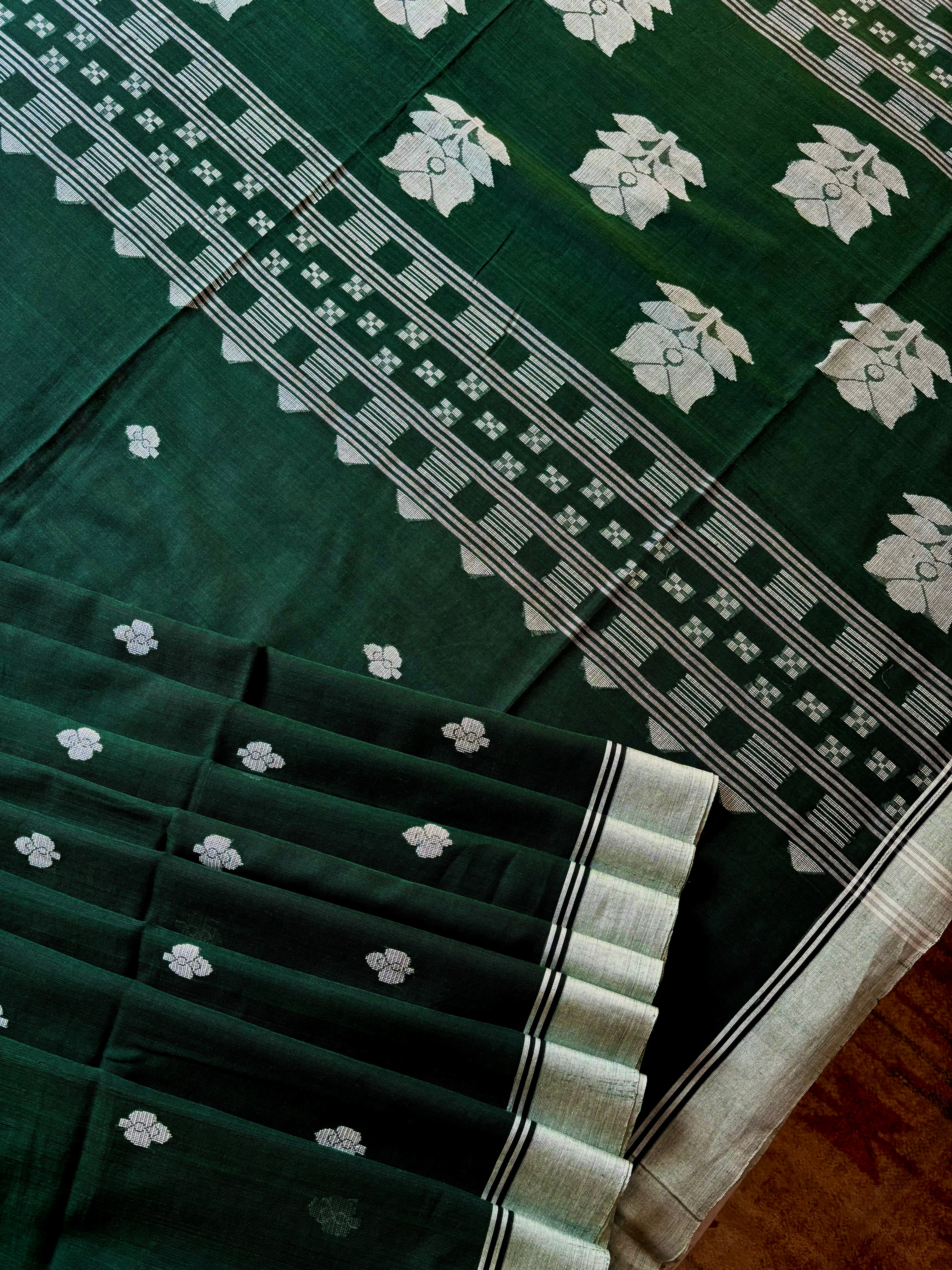 Handwoven Dark Emerald Green Phulia Cotton Saree