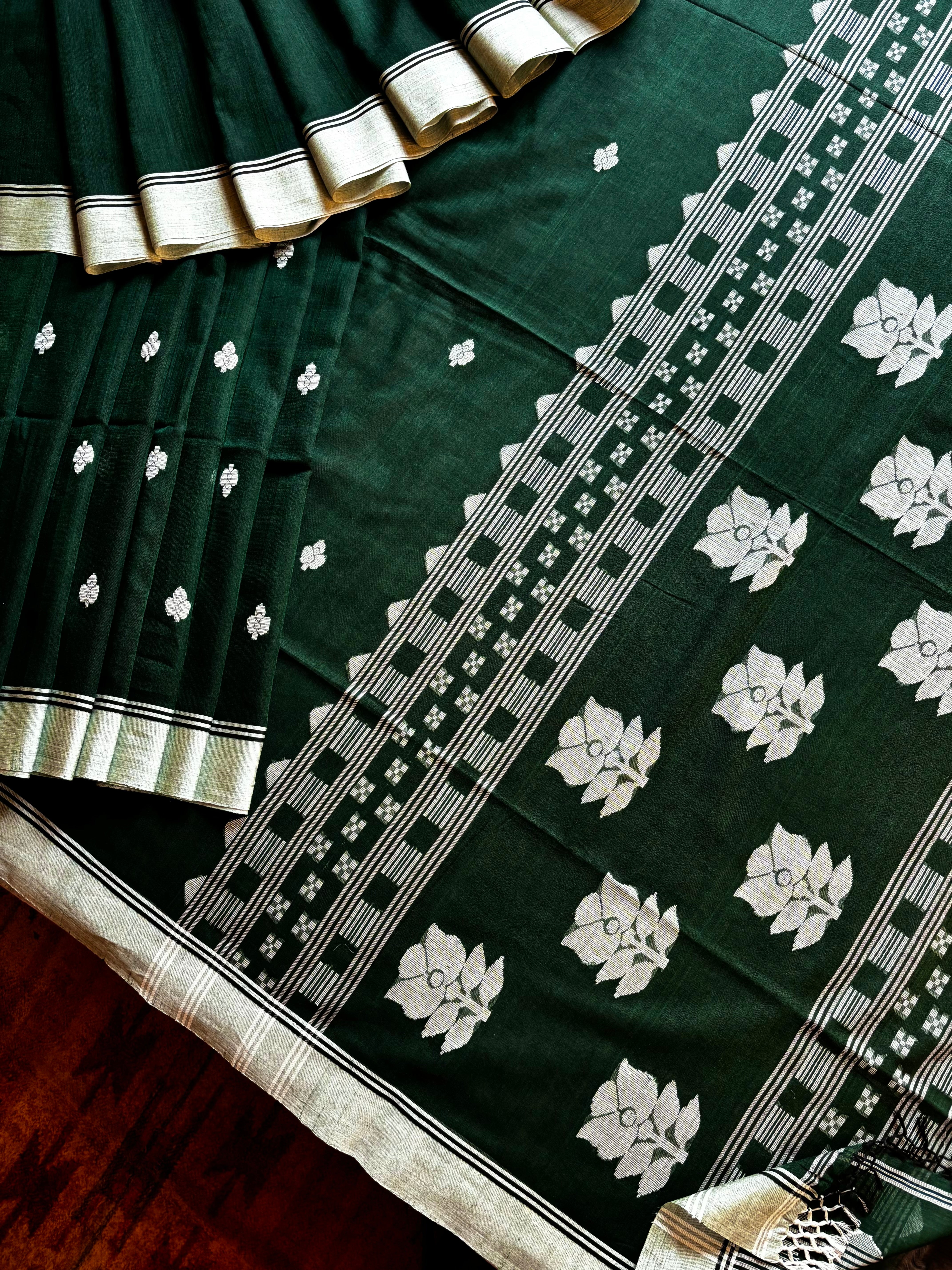 Handwoven Dark Emerald Green Phulia Cotton Saree