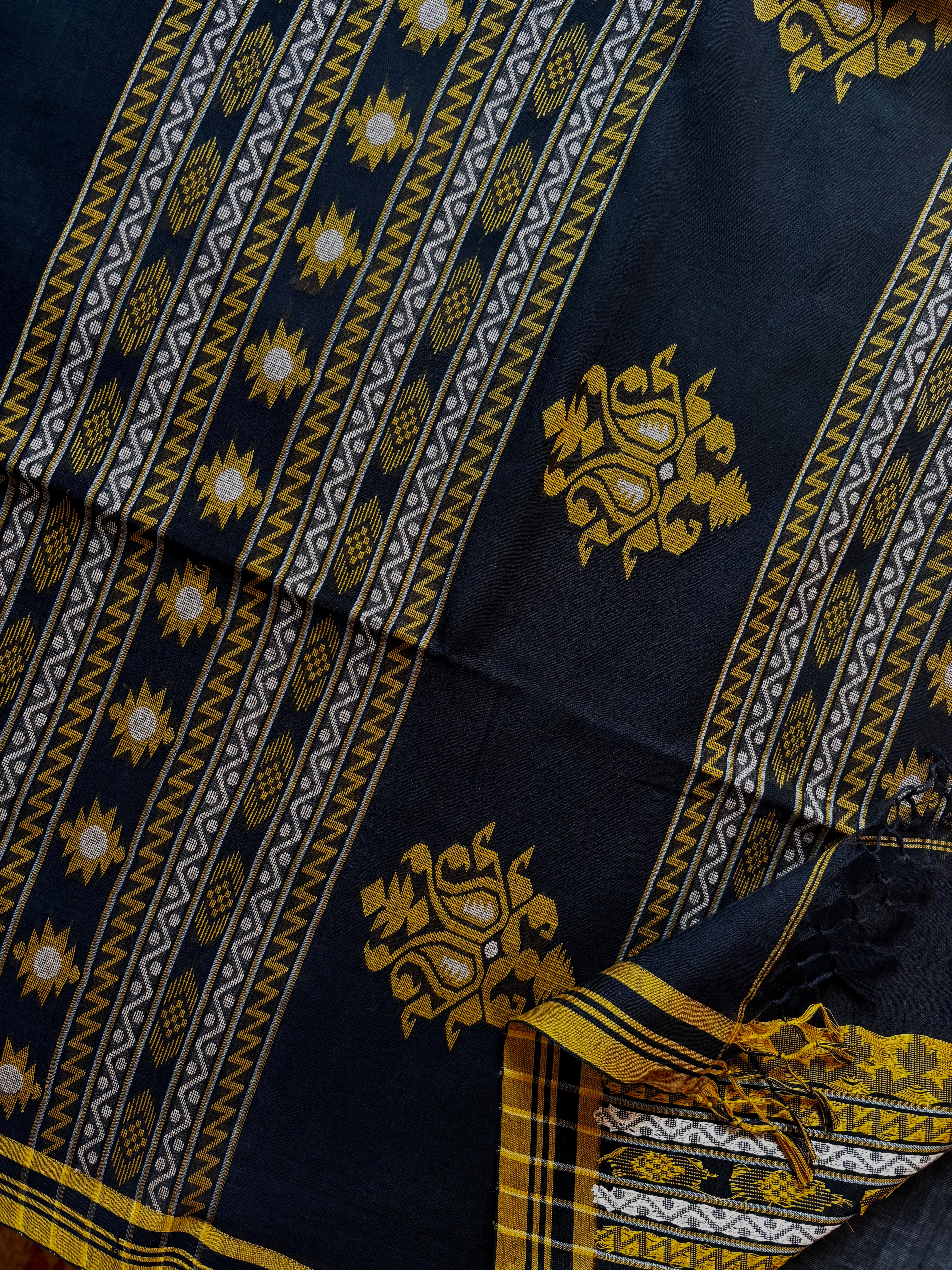 Handwoven Black Pure Cotton Jamdani Saree