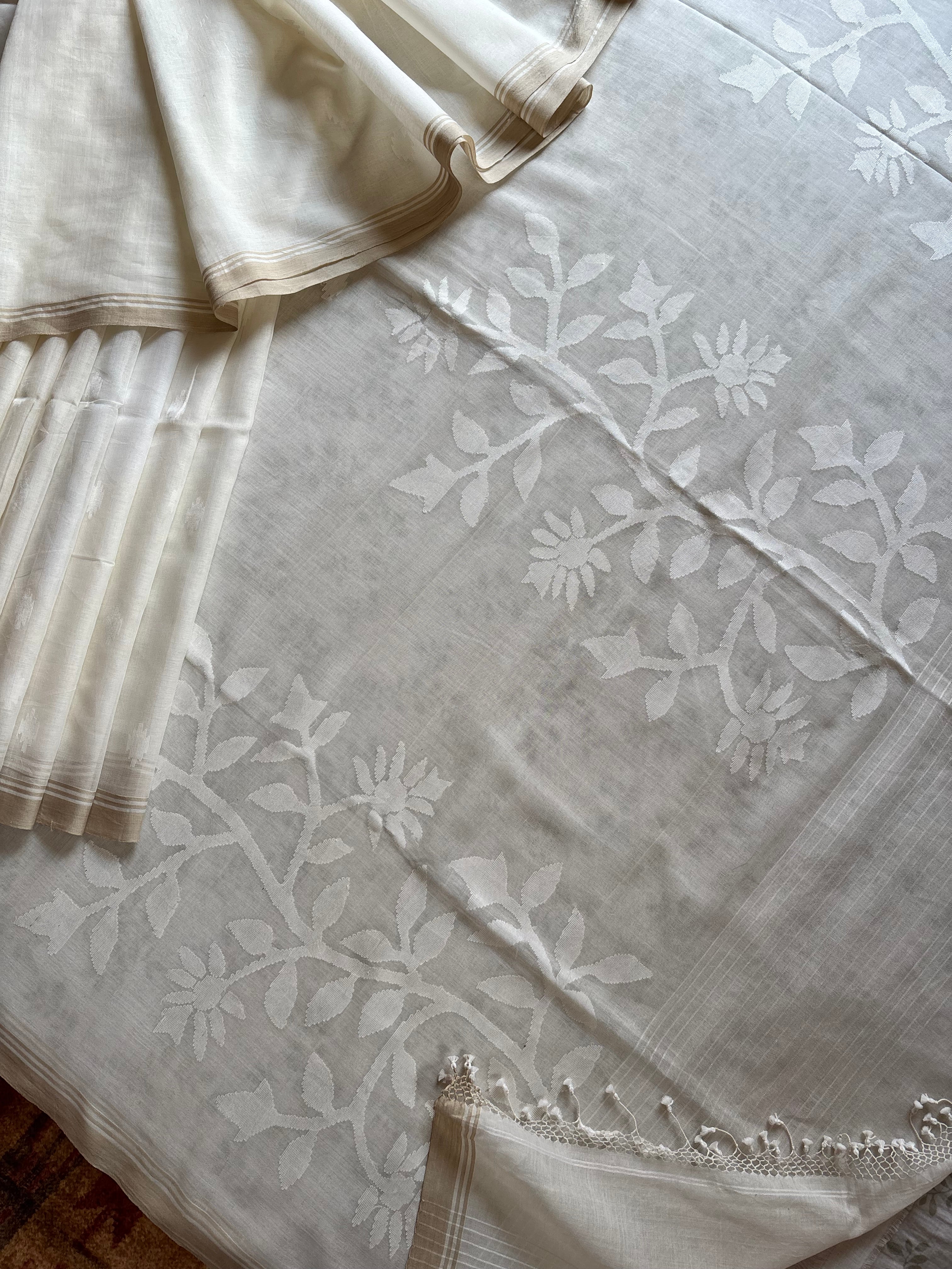 Handwoven White Cotton Jamdani