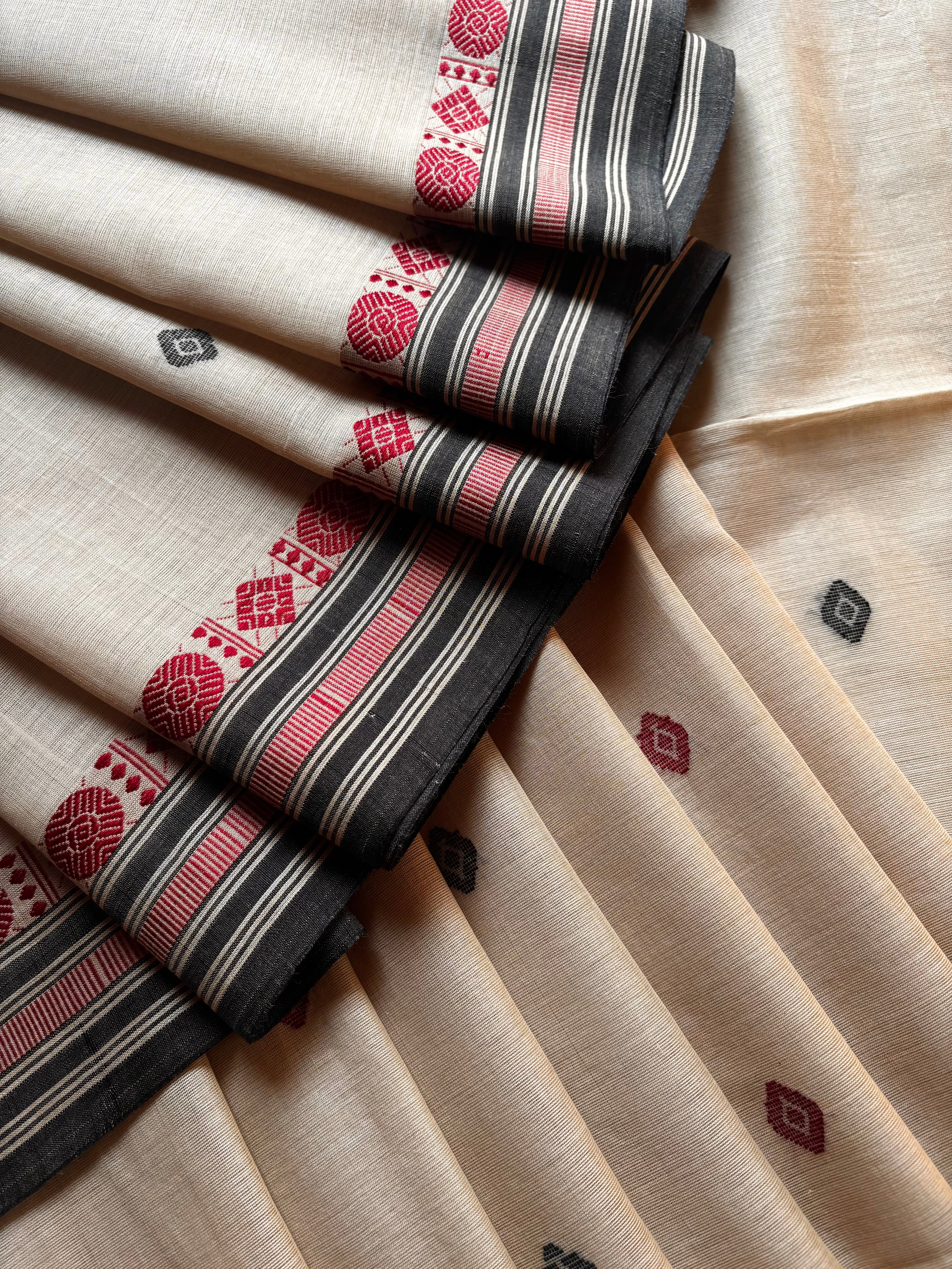 Handwoven Beige Colour Pure Cotton Saree
