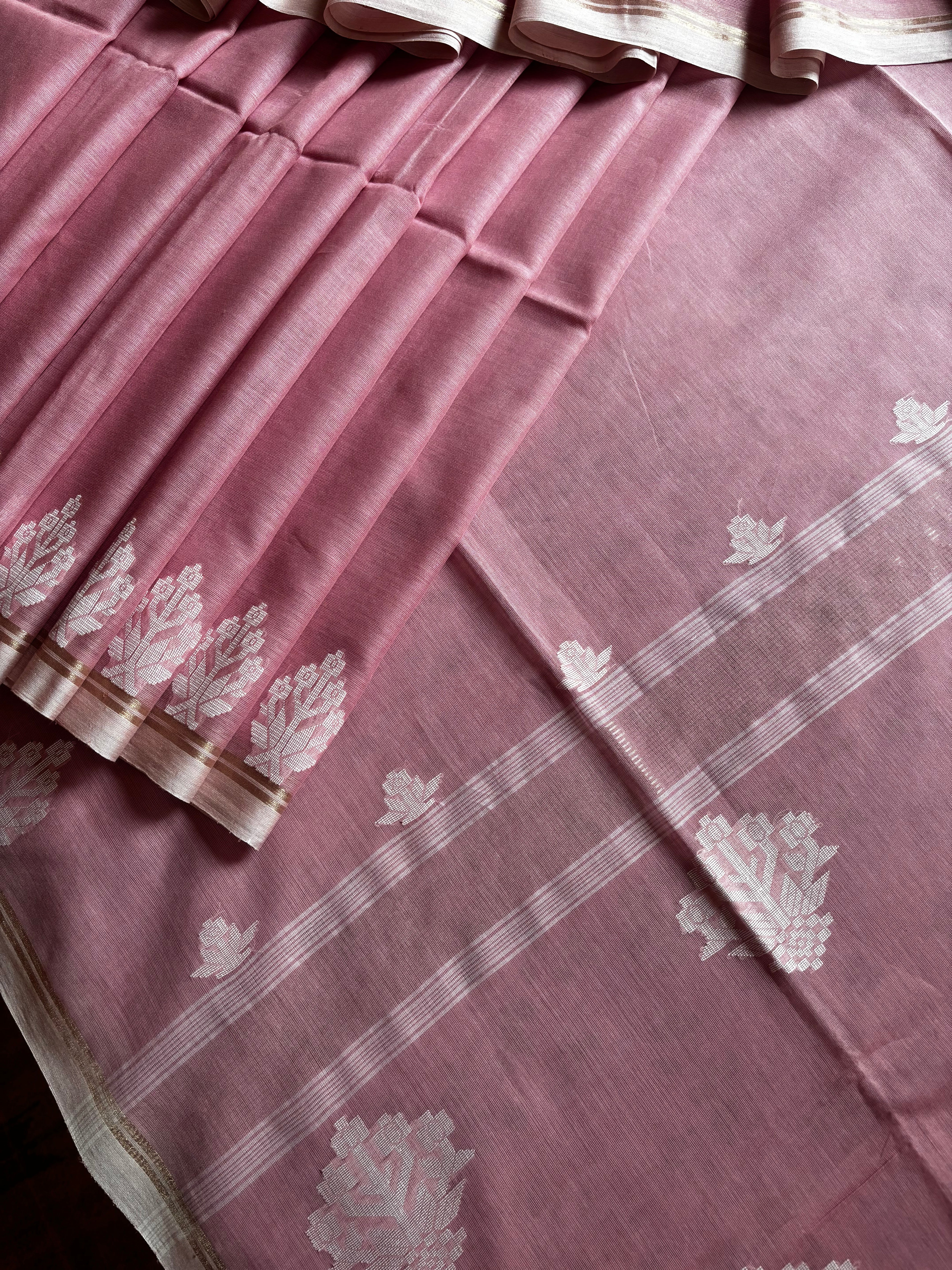 Handwoven Pink Colour Cotton Jamdani Saree